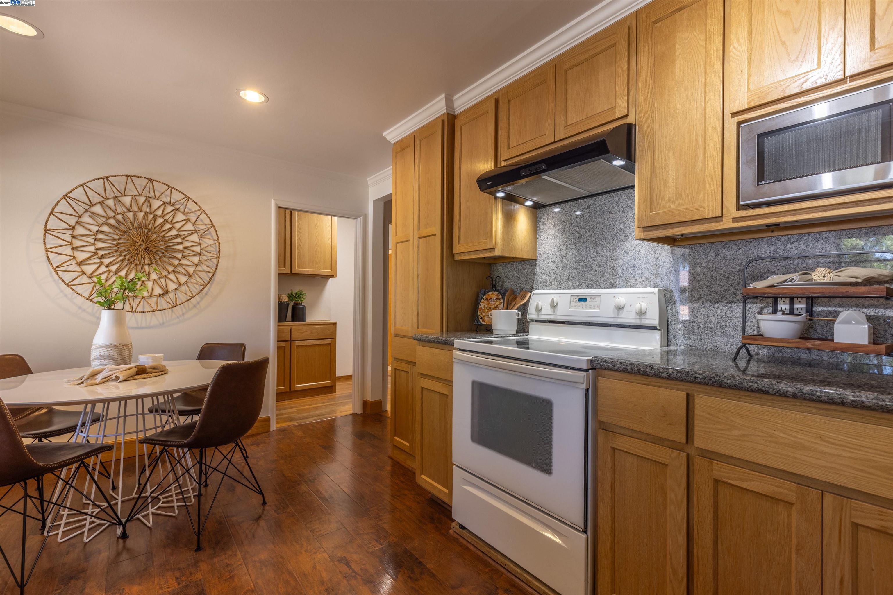 Detail Gallery Image 6 of 43 For 3857 Pestana Way, Livermore,  CA 94550 - 4 Beds | 2 Baths