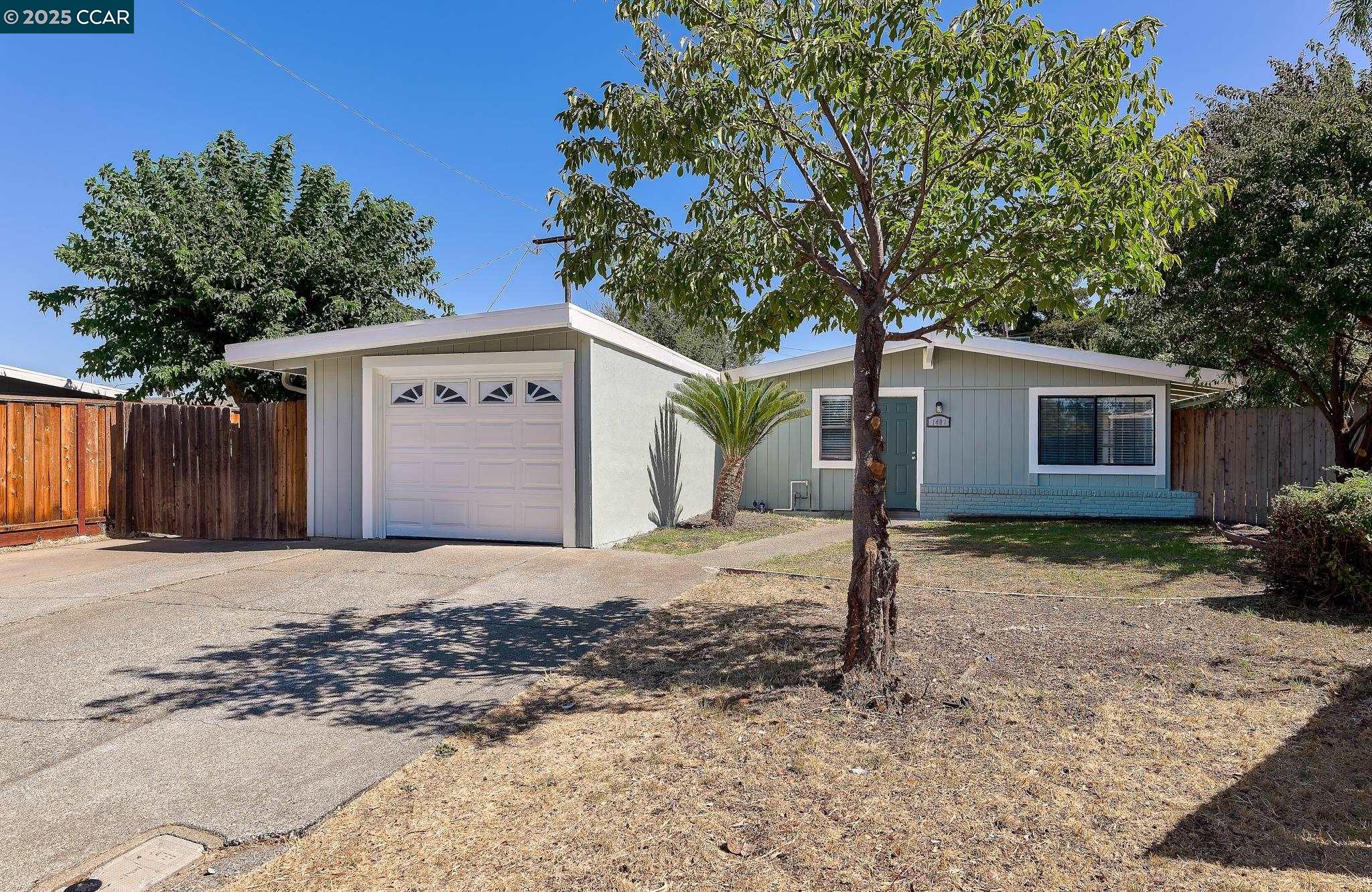 Detail Gallery Image 1 of 21 For 1407 Minnesota St, Fairfield,  CA 94533 - 3 Beds | 2 Baths