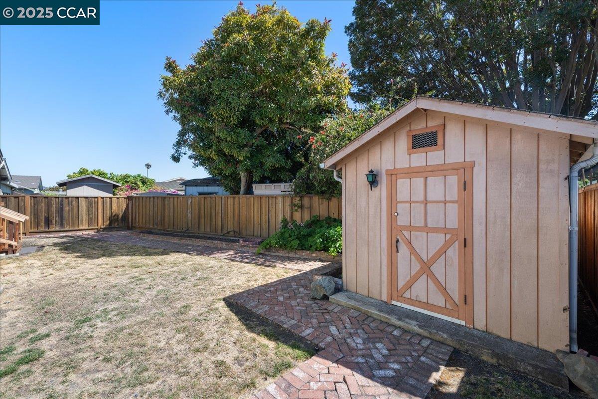 Detail Gallery Image 20 of 60 For 2356 Bermuda Ln, Hayward,  CA 94545 - 3 Beds | 2 Baths