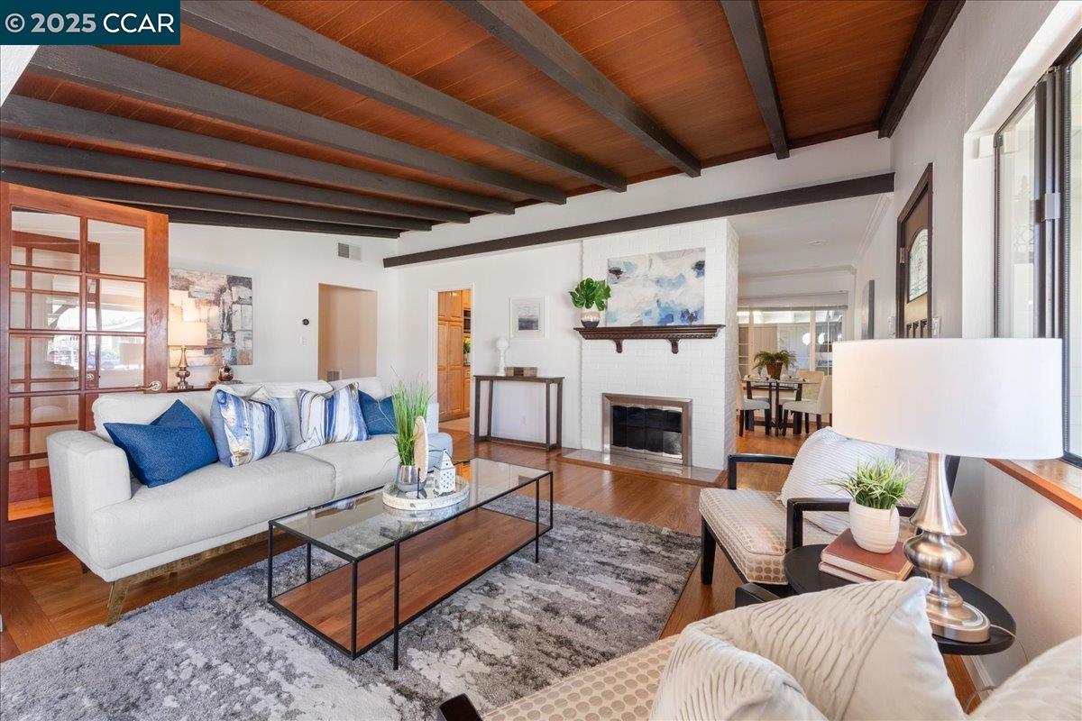 Detail Gallery Image 6 of 60 For 2356 Bermuda Ln, Hayward,  CA 94545 - 3 Beds | 2 Baths