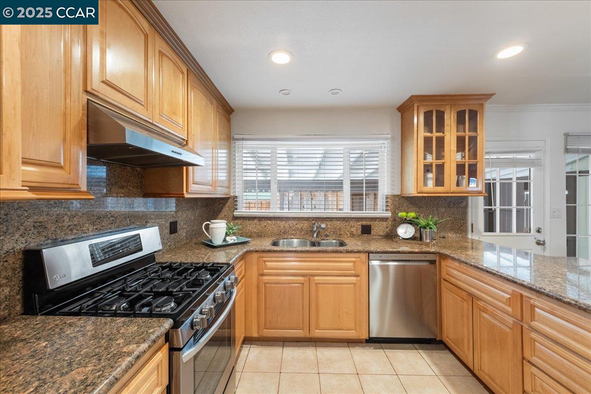 Detail Gallery Image 10 of 60 For 2356 Bermuda Ln, Hayward,  CA 94545 - 3 Beds | 2 Baths