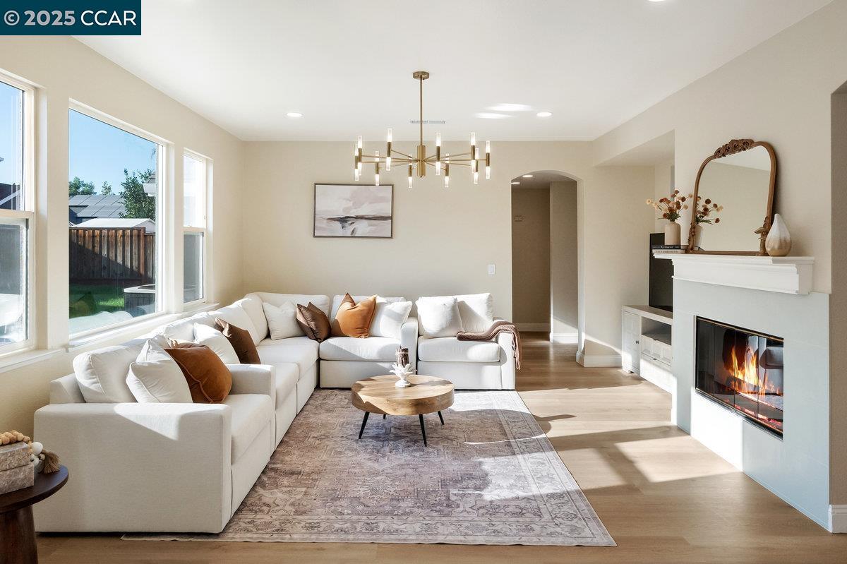 Detail Gallery Image 3 of 52 For 1677 Green Springs Ct, Tracy,  CA 95377 - 5 Beds | 4 Baths