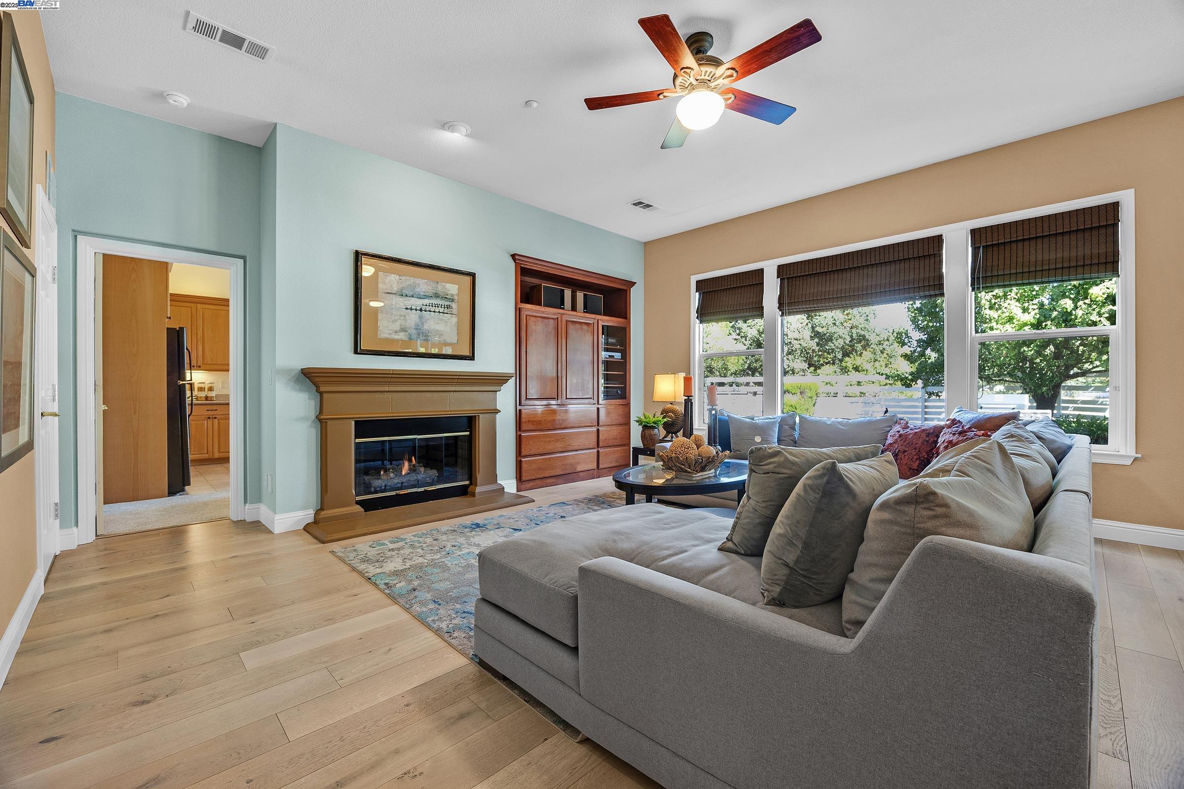 Detail Gallery Image 16 of 52 For 2304 White Oak Pl, Livermore,  CA 94550 - 6 Beds | 4/1 Baths