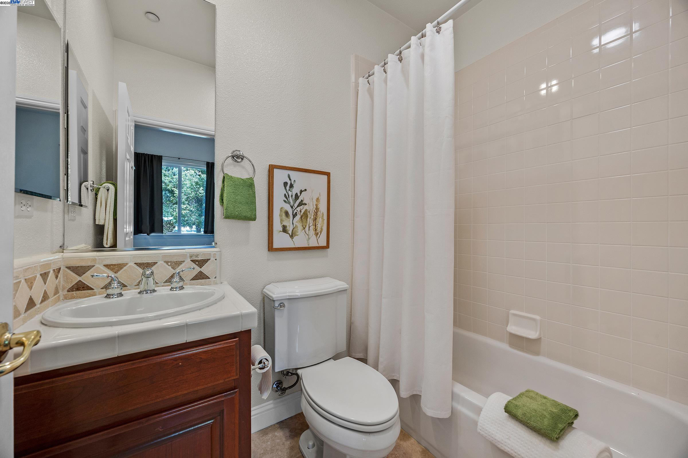 Detail Gallery Image 23 of 52 For 2304 White Oak Pl, Livermore,  CA 94550 - 6 Beds | 4/1 Baths