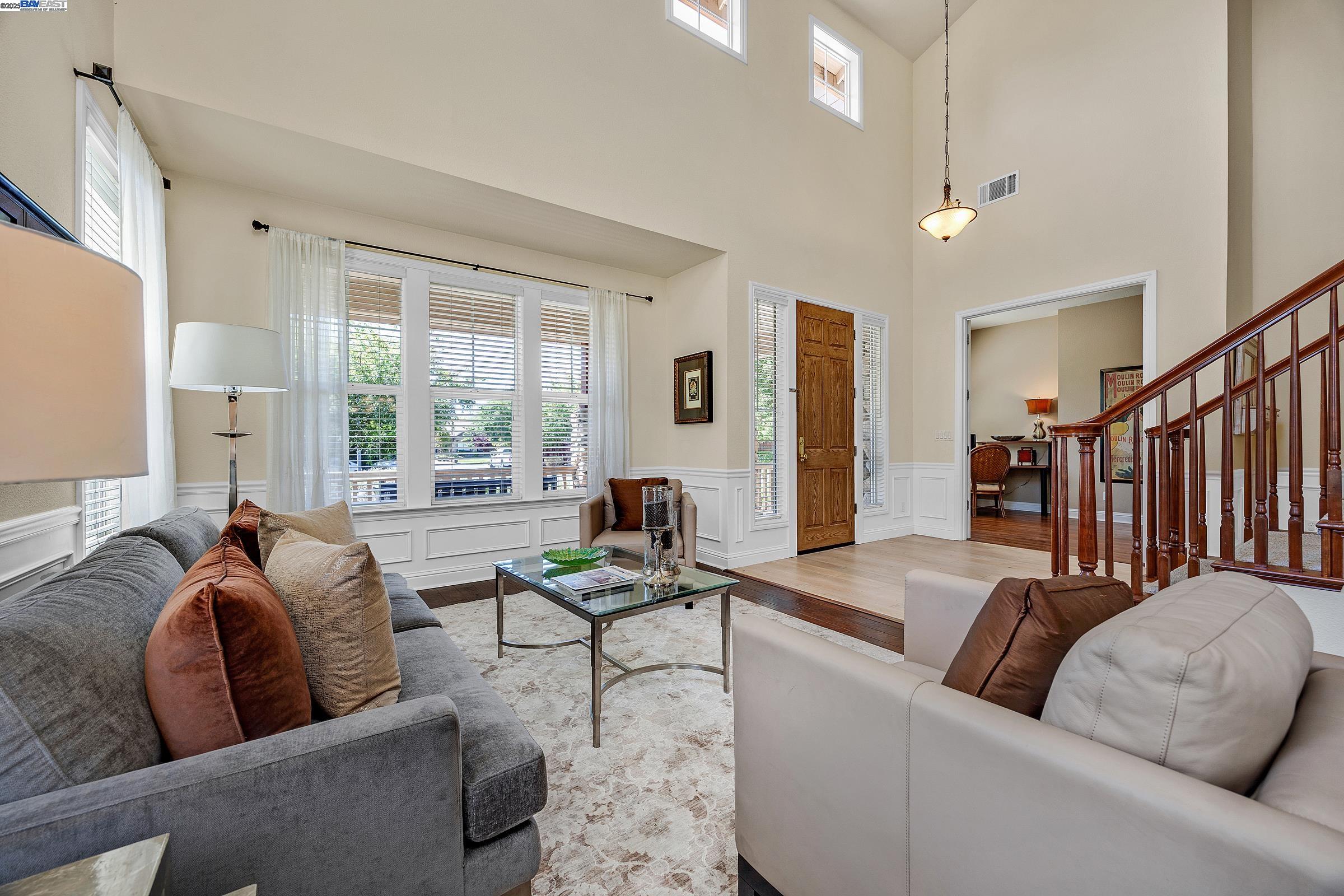 Detail Gallery Image 7 of 52 For 2304 White Oak Pl, Livermore,  CA 94550 - 6 Beds | 4/1 Baths