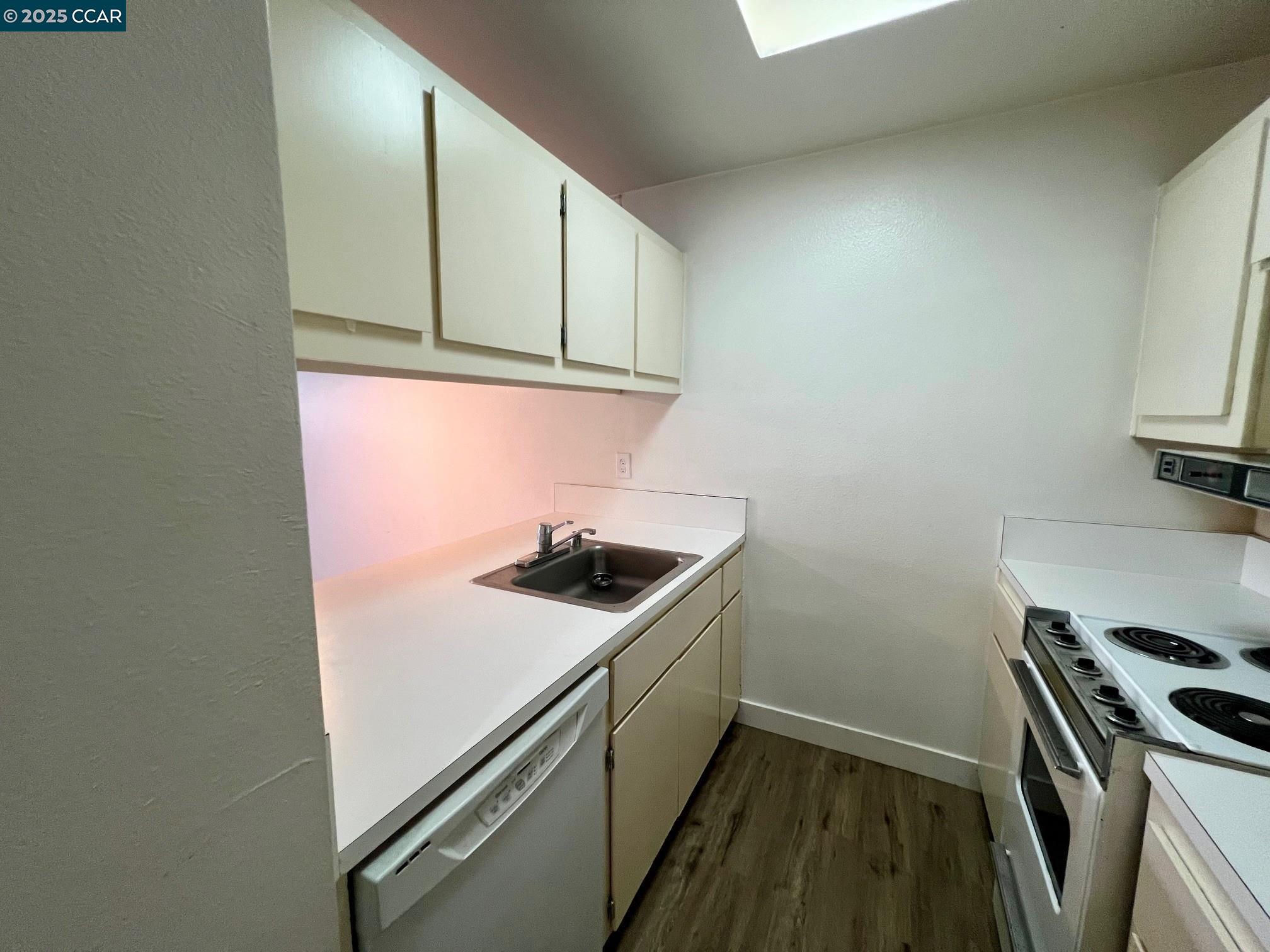 Photo #7: 41111738 Listing: Photo #7