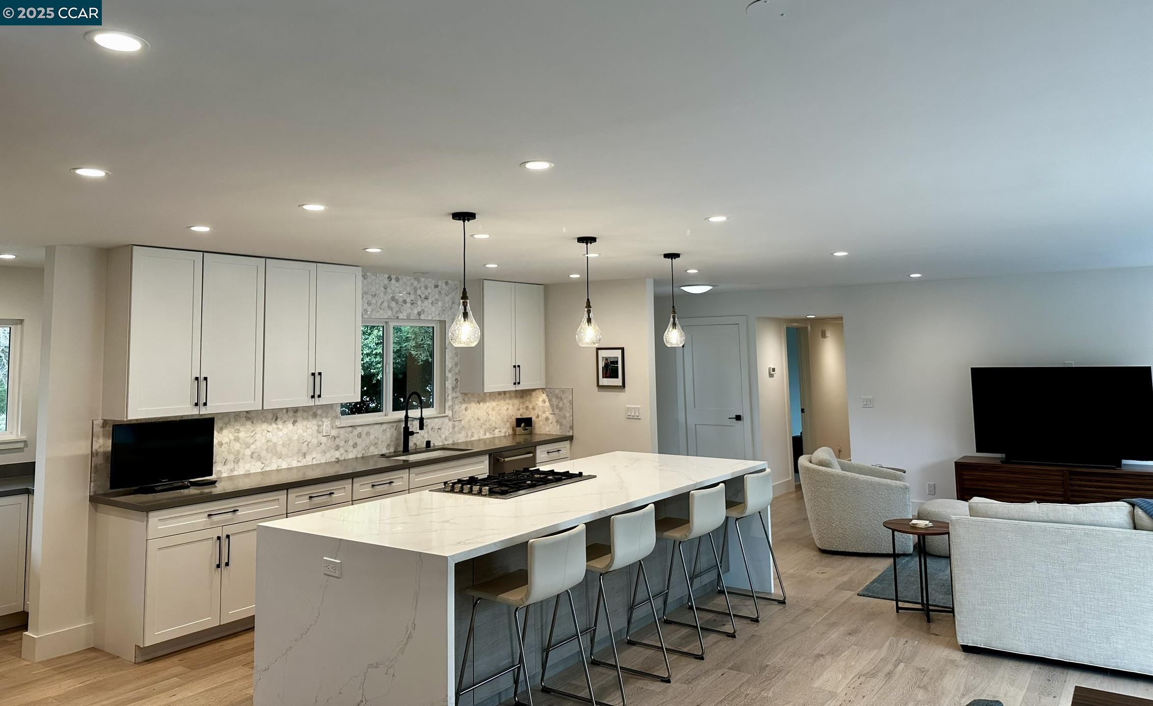 Detail Gallery Image 3 of 26 For 226 Alderbrook Pl, Moraga,  CA 94556 - 4 Beds | 2/1 Baths