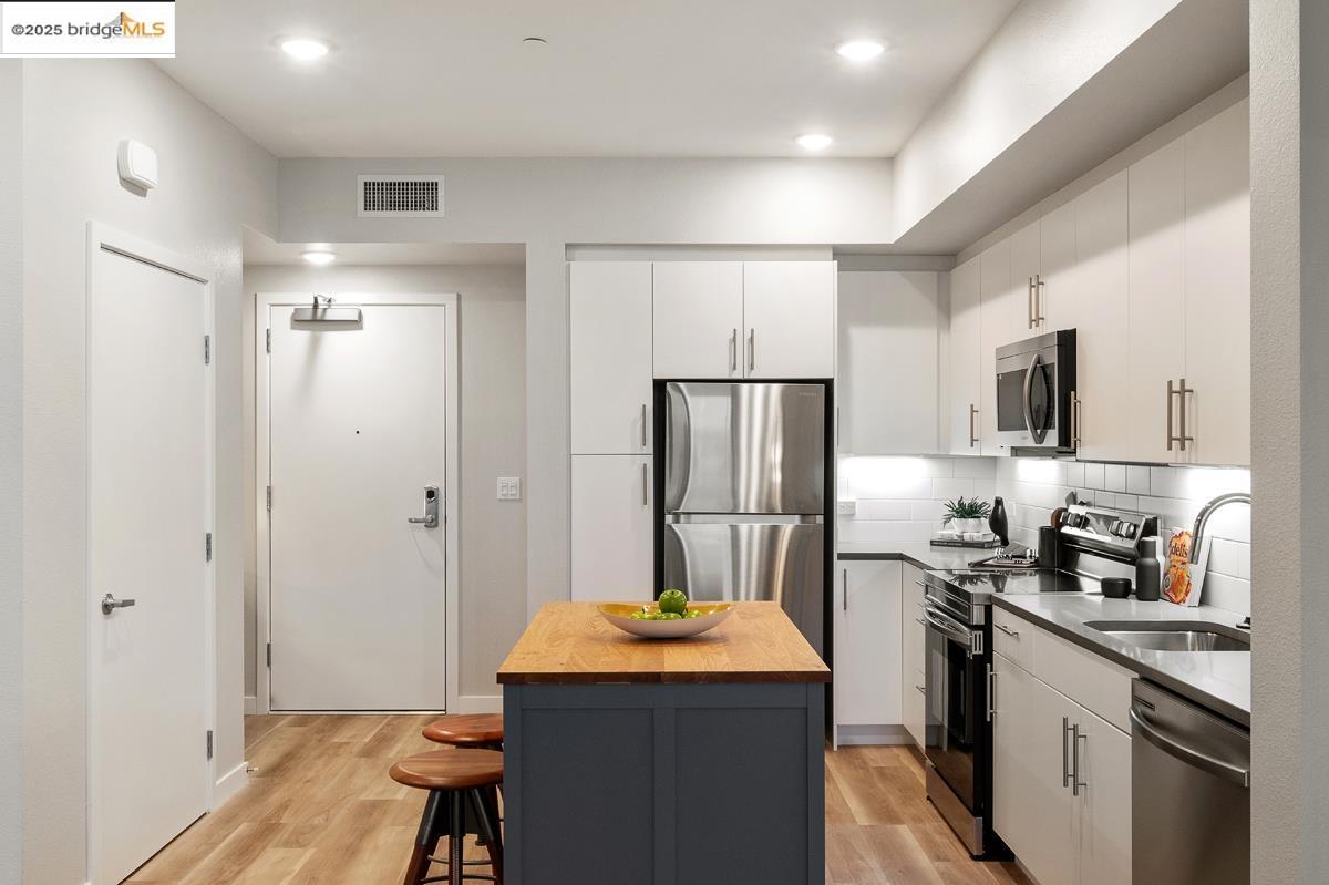 Detail Gallery Image 11 of 43 For 260 Brooklyn Basin Way #540,  Oakland,  CA 94606 - 1 Beds | 1 Baths