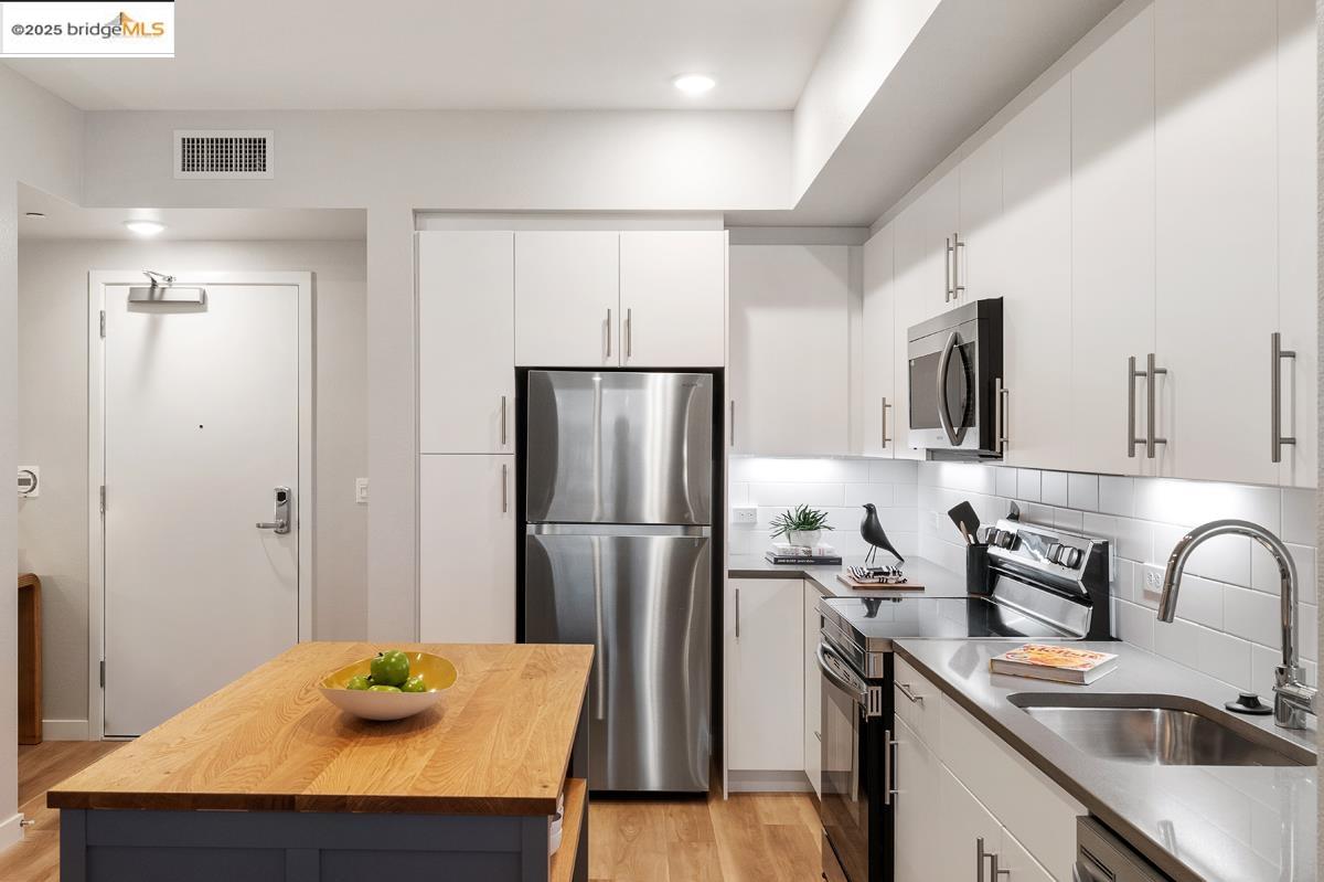 Detail Gallery Image 14 of 43 For 260 Brooklyn Basin Way #540,  Oakland,  CA 94606 - 1 Beds | 1 Baths