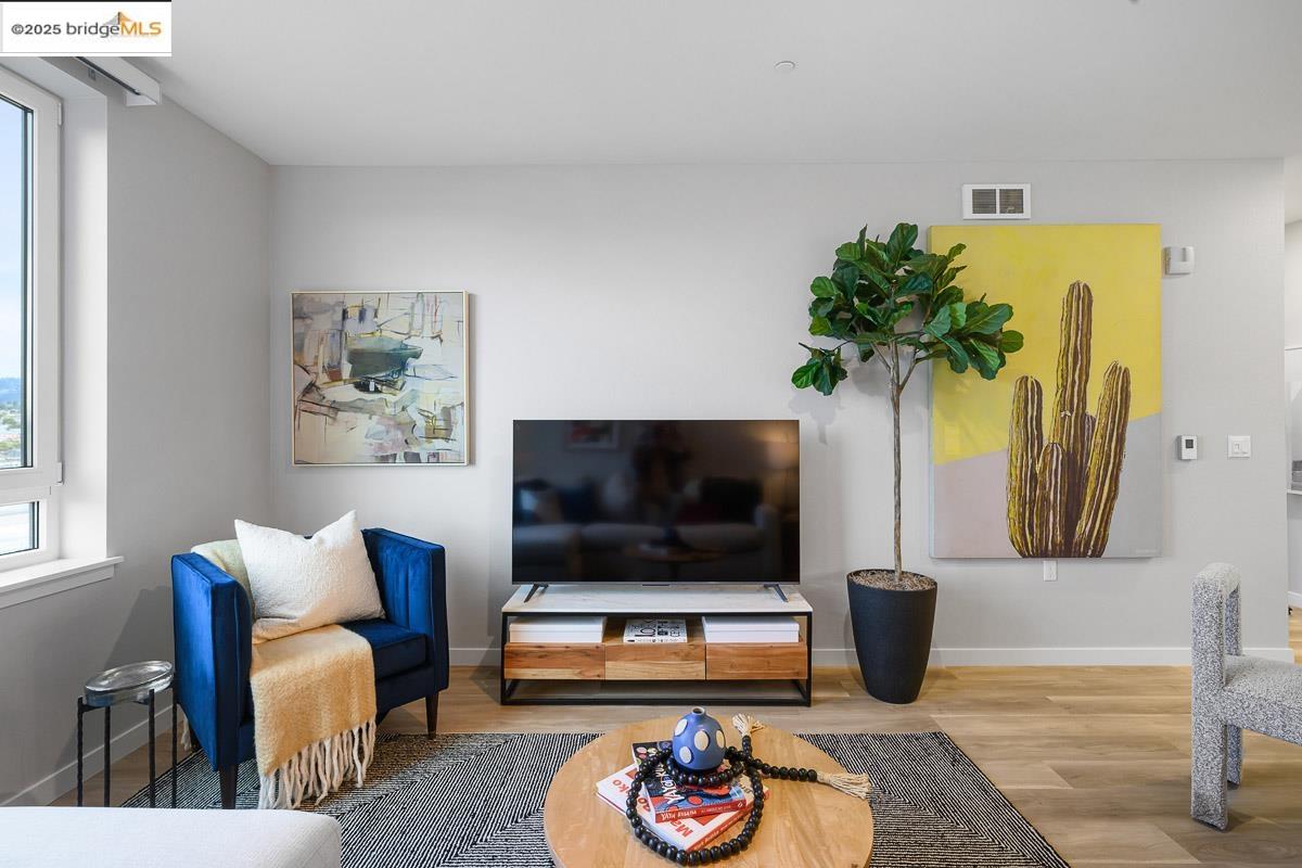 Detail Gallery Image 5 of 43 For 260 Brooklyn Basin Way #540,  Oakland,  CA 94606 - 1 Beds | 1 Baths