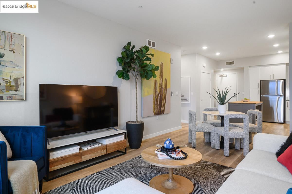 Detail Gallery Image 6 of 43 For 260 Brooklyn Basin Way #540,  Oakland,  CA 94606 - 1 Beds | 1 Baths