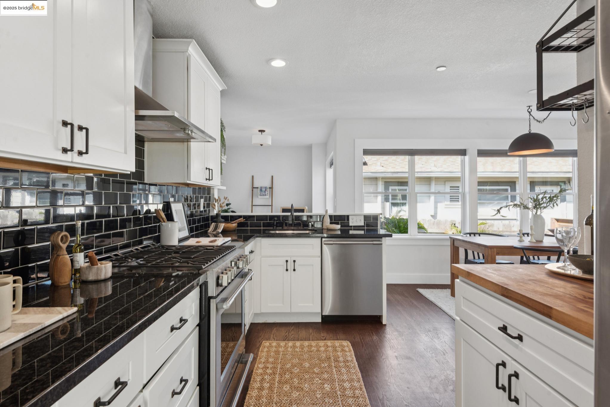 Detail Gallery Image 24 of 60 For 1120 Garfield Avenue, Albany,  CA 94706 - 4 Beds | 3 Baths