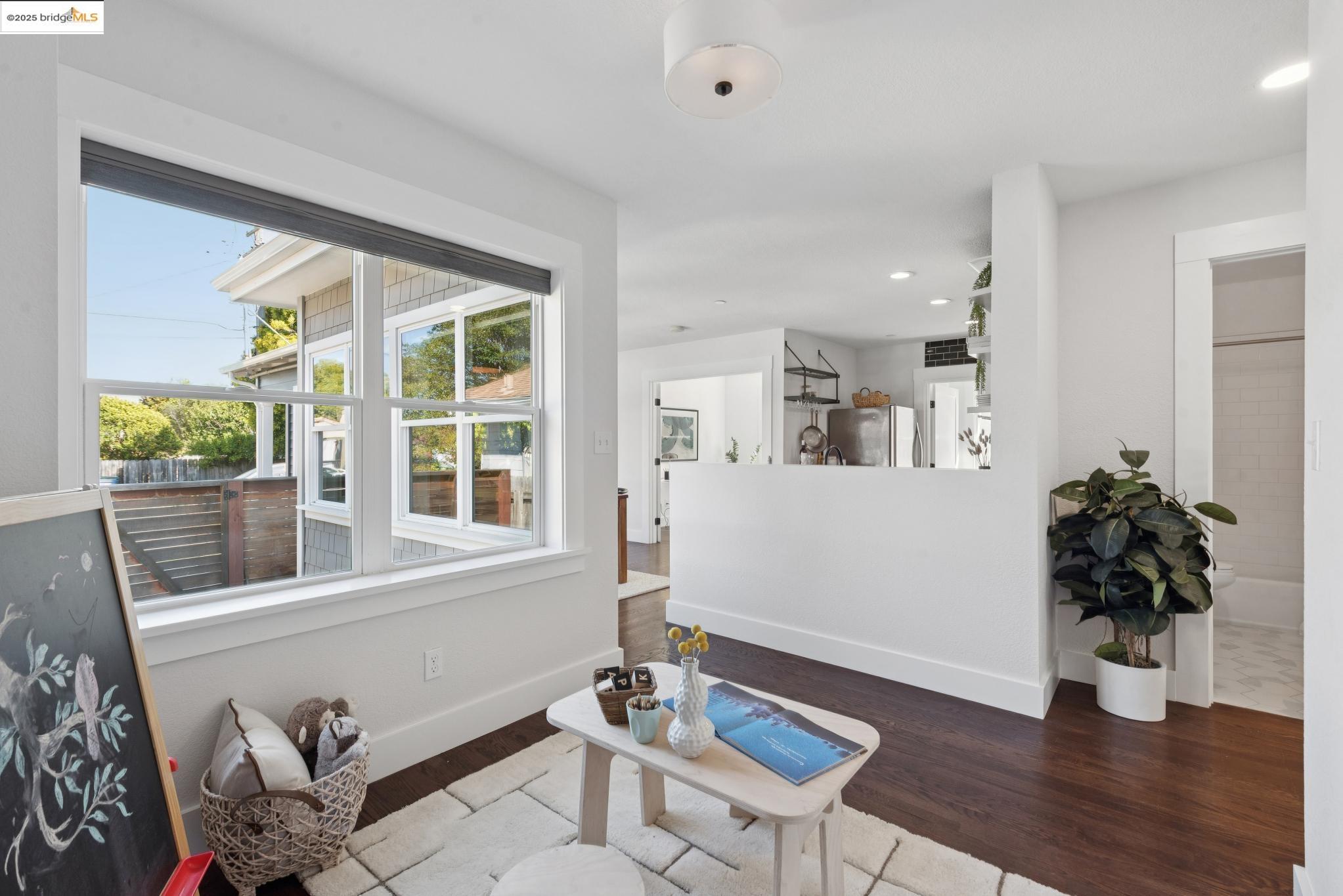 Detail Gallery Image 26 of 60 For 1120 Garfield Avenue, Albany,  CA 94706 - 4 Beds | 3 Baths