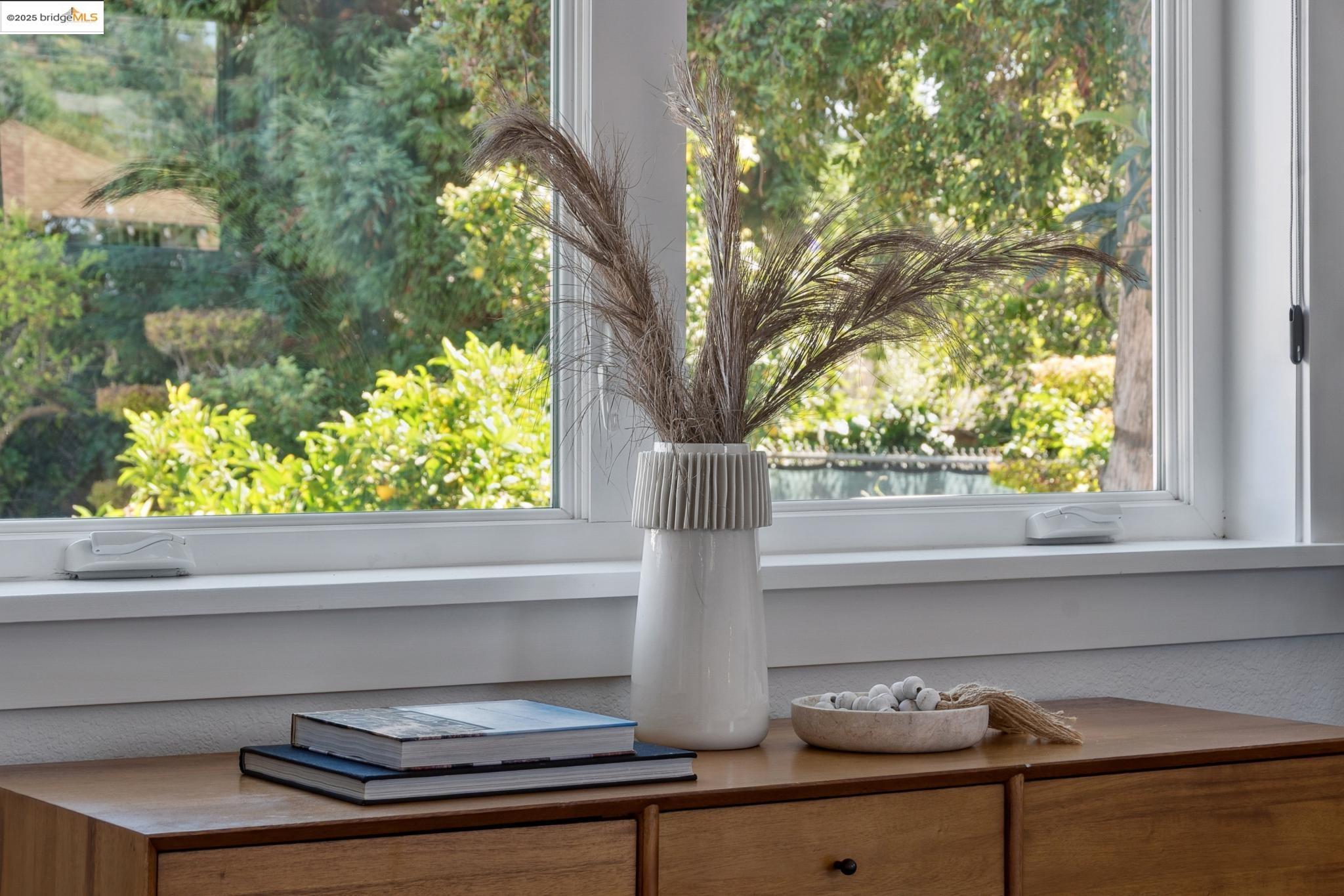 Detail Gallery Image 31 of 60 For 1120 Garfield Avenue, Albany,  CA 94706 - 4 Beds | 3 Baths
