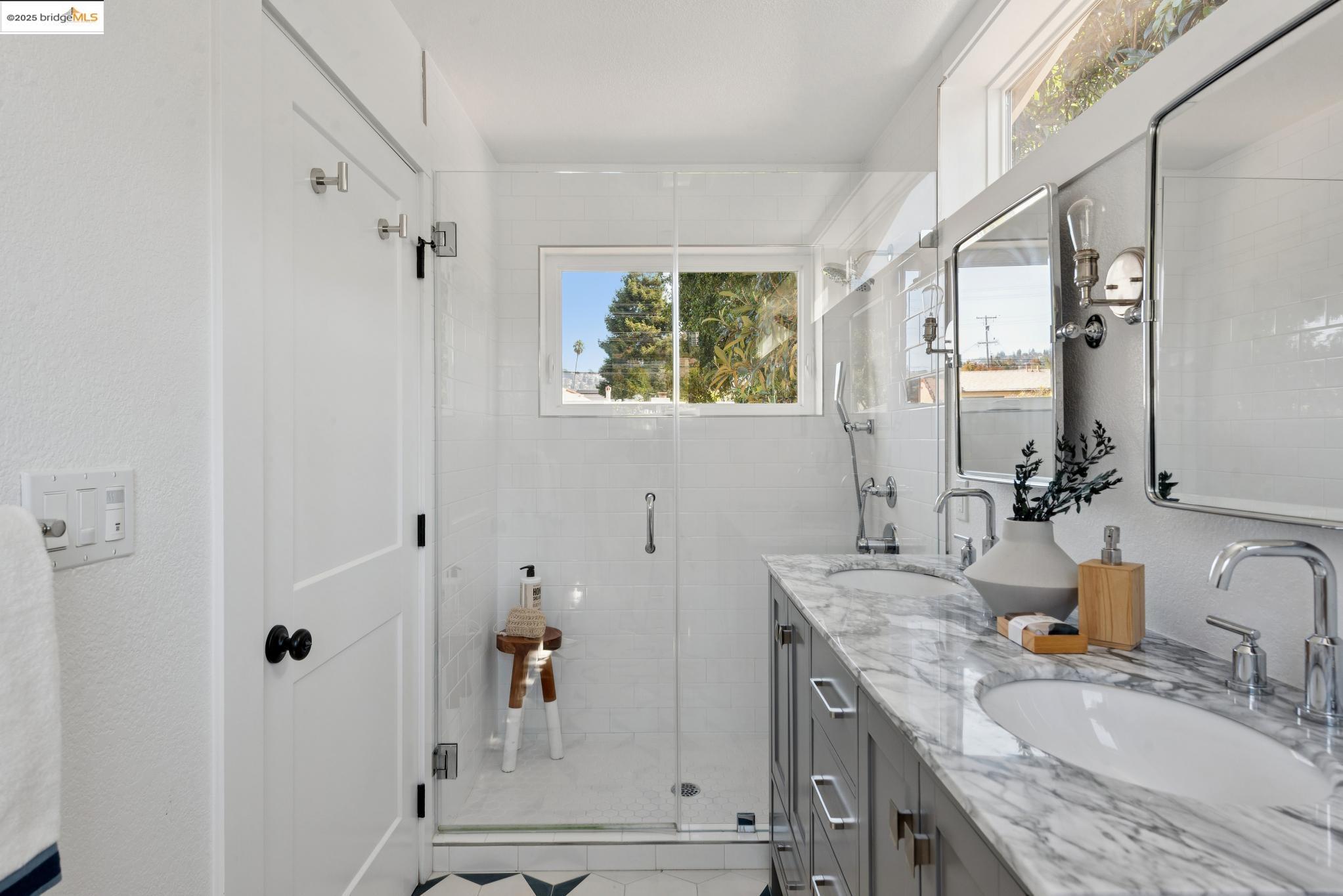 Detail Gallery Image 38 of 60 For 1120 Garfield Avenue, Albany,  CA 94706 - 4 Beds | 3 Baths