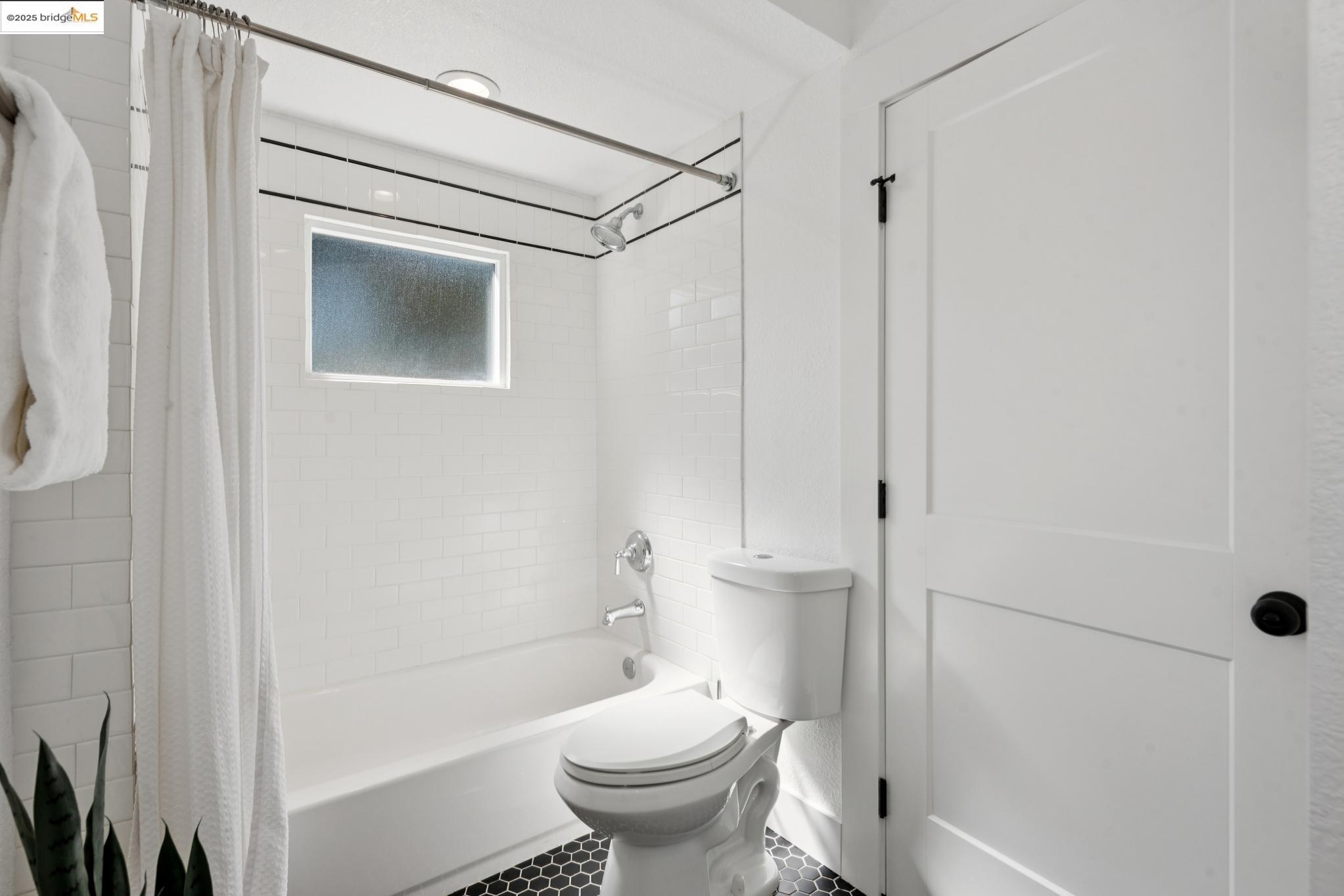Detail Gallery Image 43 of 60 For 1120 Garfield Avenue, Albany,  CA 94706 - 4 Beds | 3 Baths