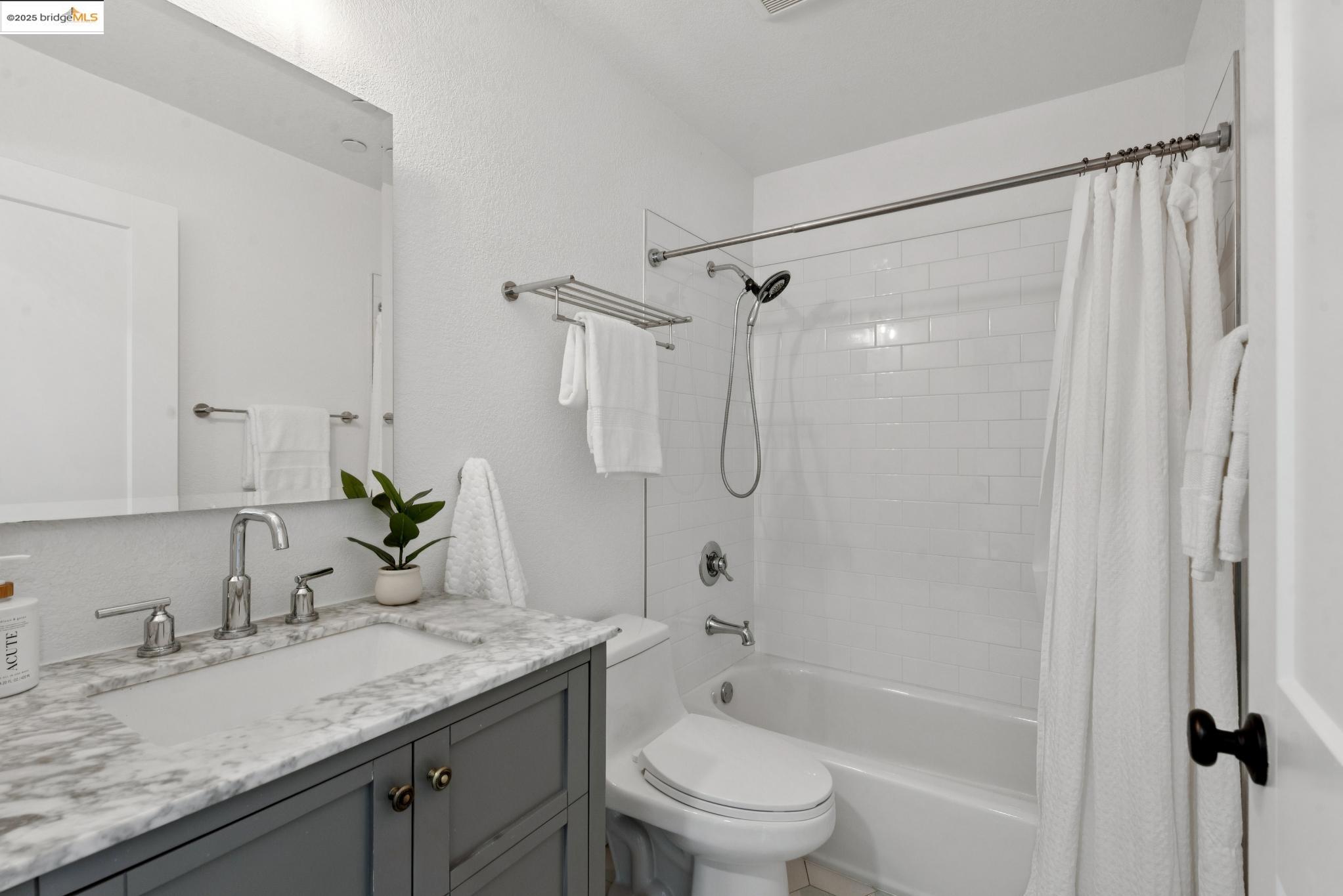 Detail Gallery Image 46 of 60 For 1120 Garfield Avenue, Albany,  CA 94706 - 4 Beds | 3 Baths