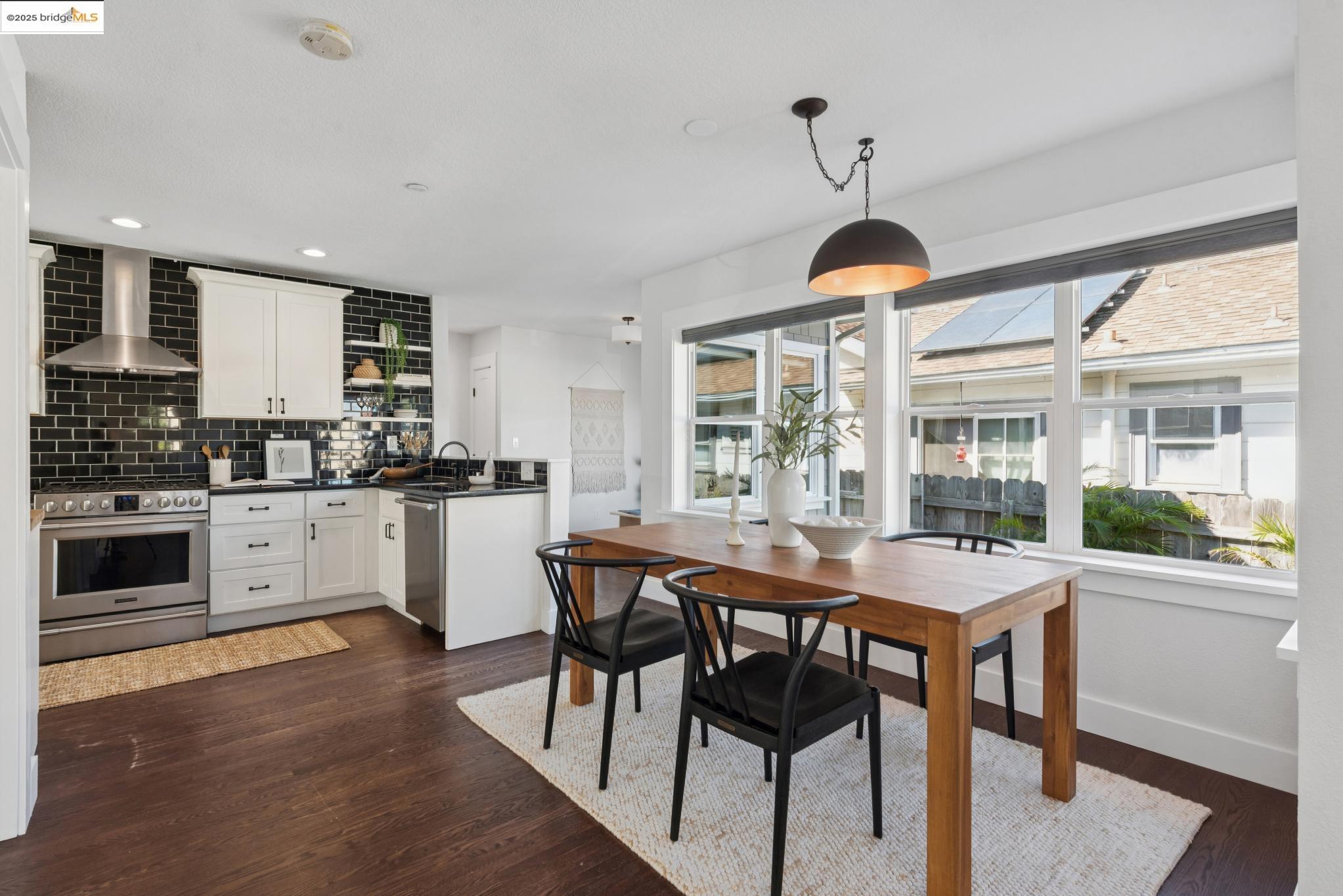Detail Gallery Image 9 of 60 For 1120 Garfield Avenue, Albany,  CA 94706 - 4 Beds | 3 Baths