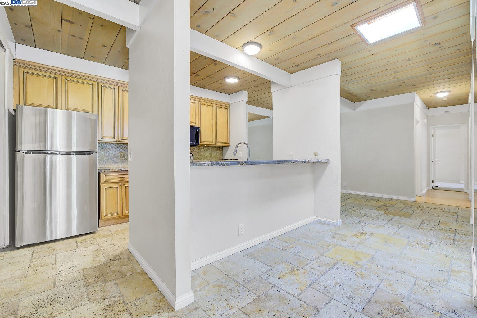 Photo #2: 41111742 Listing 