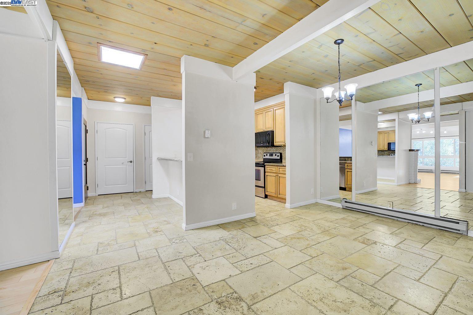 Photo #12: 41111742 Listing: Photo #12