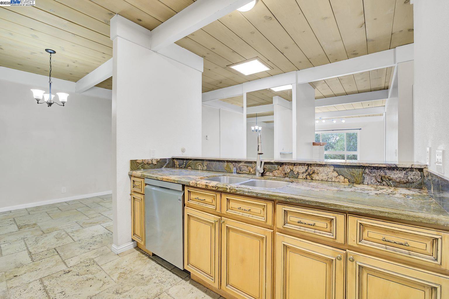 Photo #14: 41111742 Listing: Photo #14