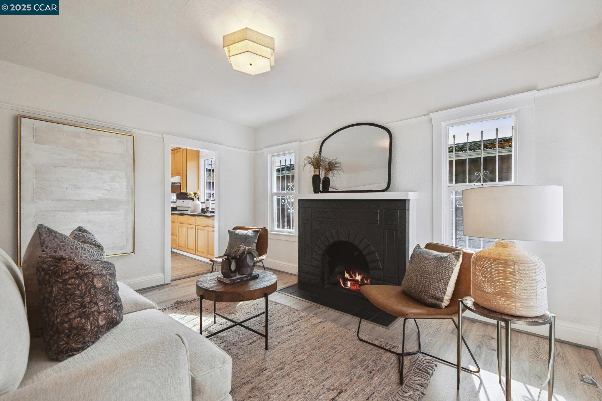 Detail Gallery Image 2 of 25 For 3952 Angelo Ave, Oakland,  CA 94619 - 2 Beds | 1 Baths