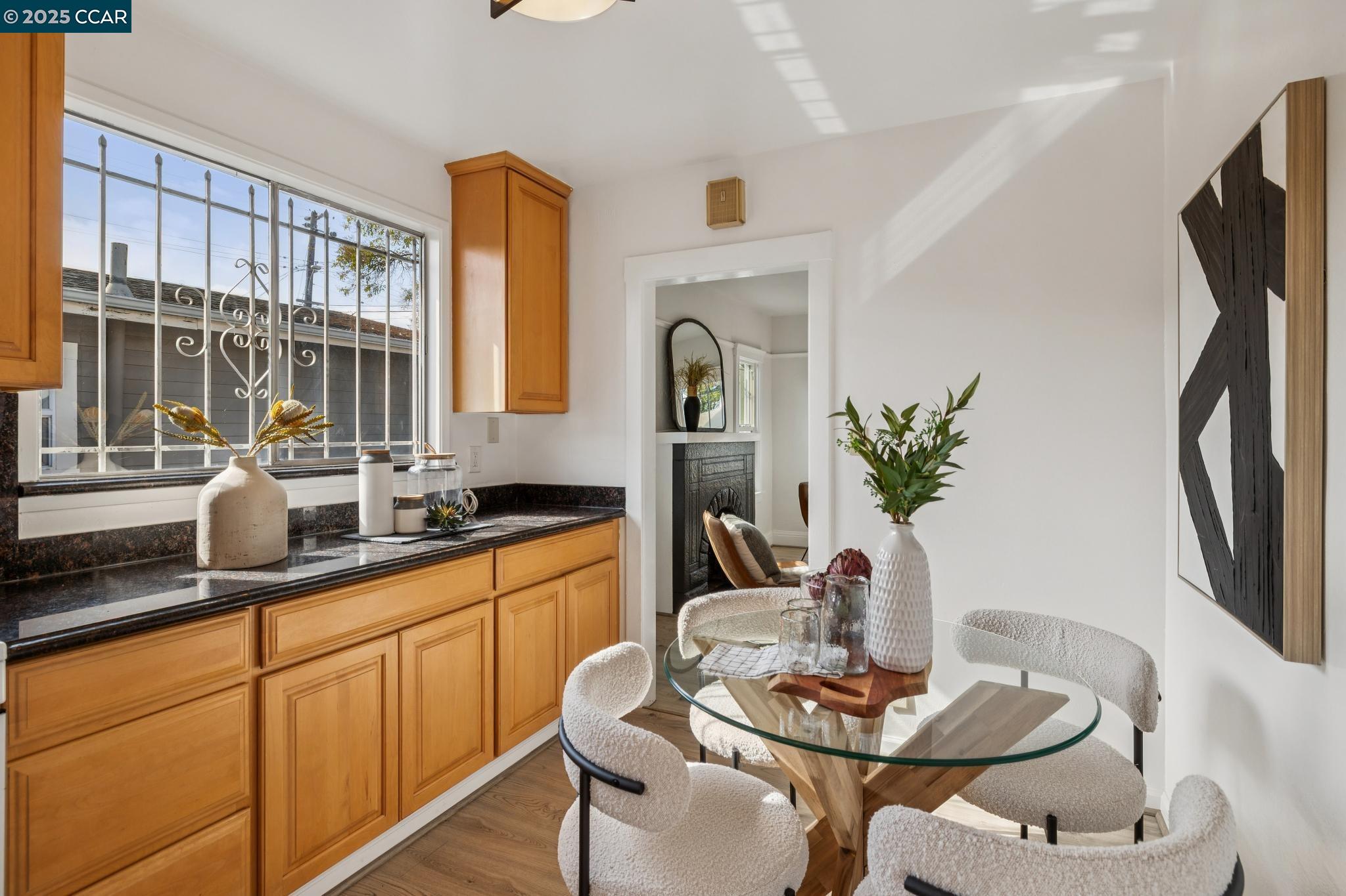 Detail Gallery Image 7 of 25 For 3952 Angelo Ave, Oakland,  CA 94619 - 2 Beds | 1 Baths