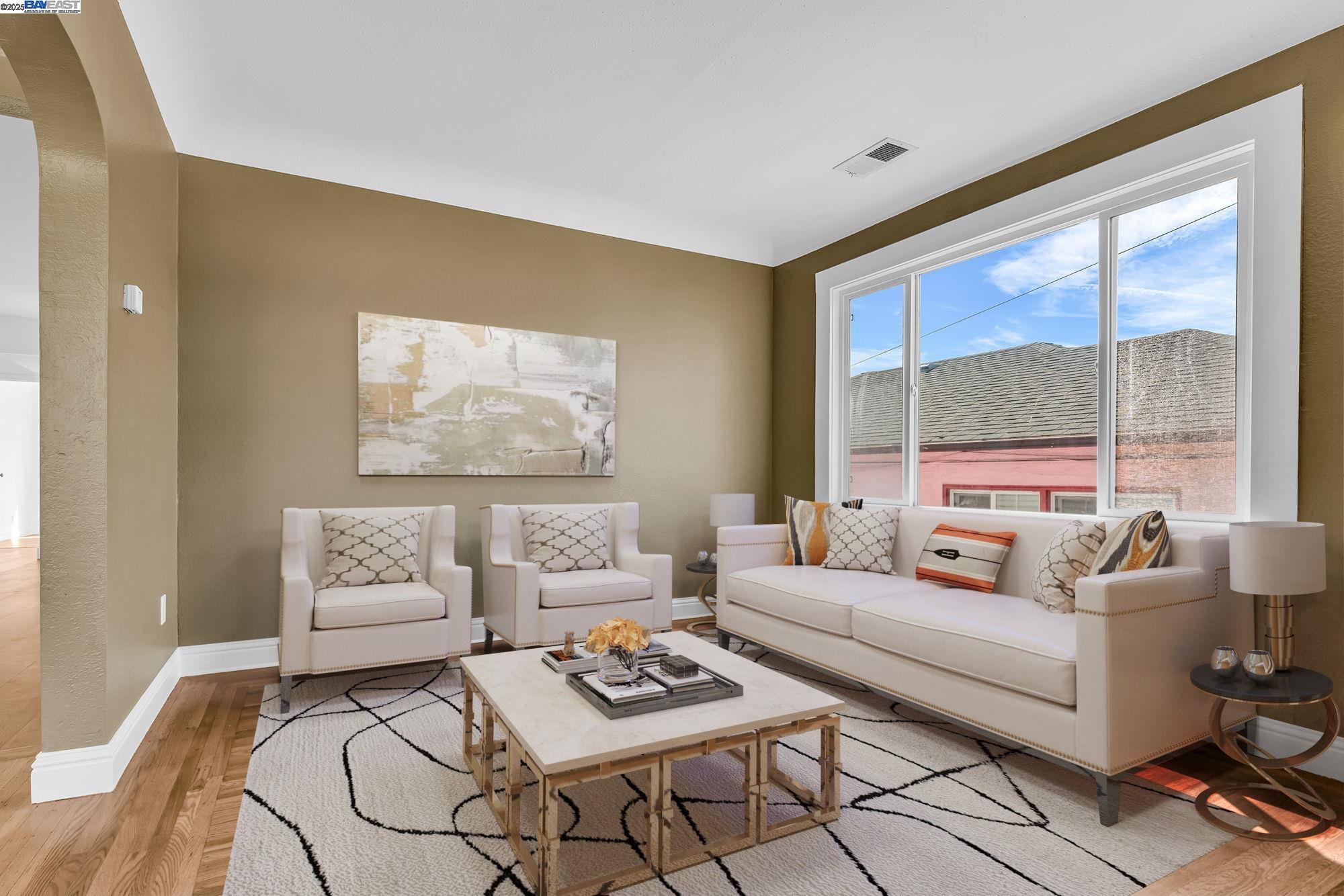 Detail Gallery Image 4 of 26 For 1530 36th Ave, Oakland,  CA 94601 - 2 Beds | 1 Baths