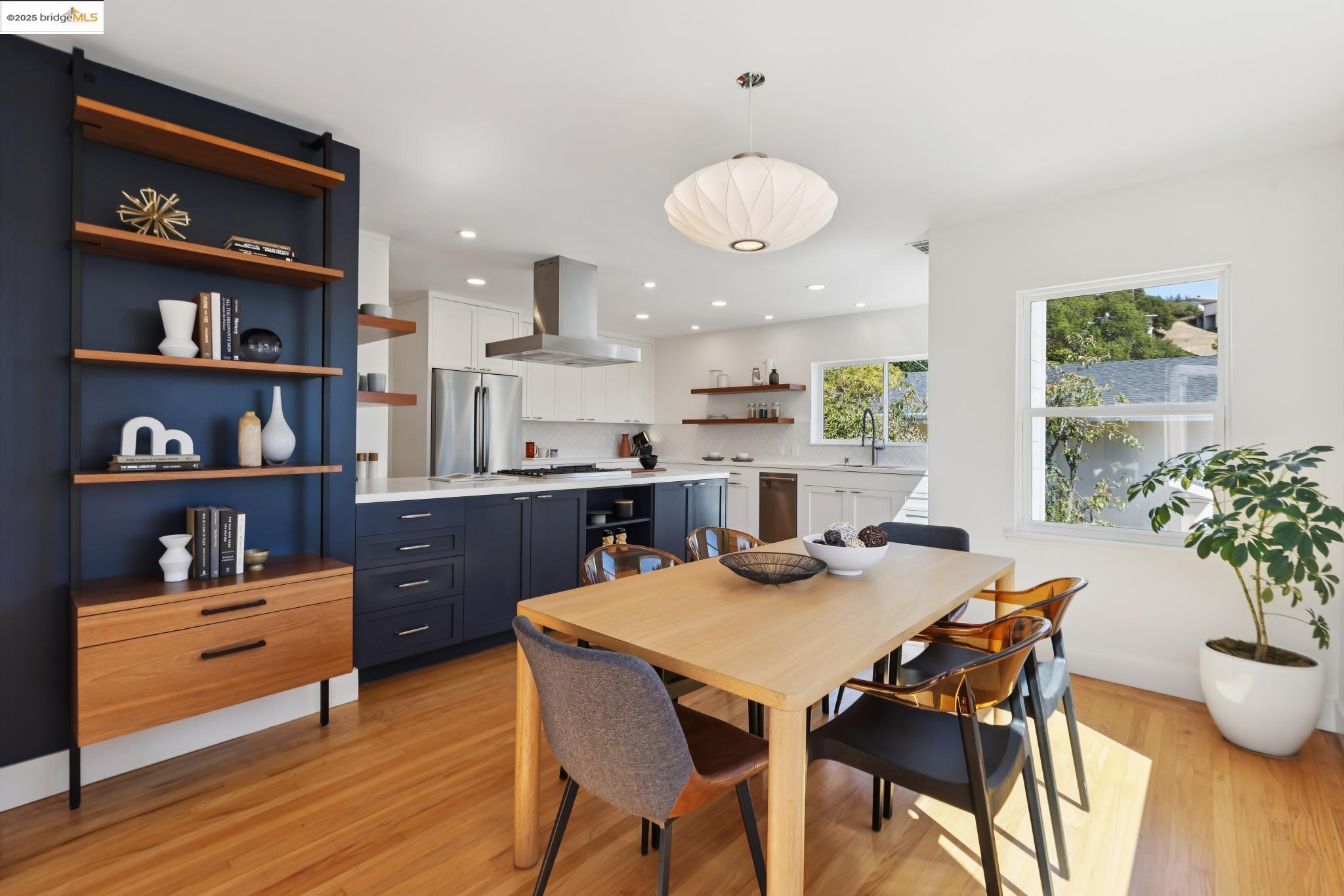 Detail Gallery Image 13 of 60 For 857 Sea View Dr., El Cerrito,  CA 94530 - 3 Beds | 2 Baths