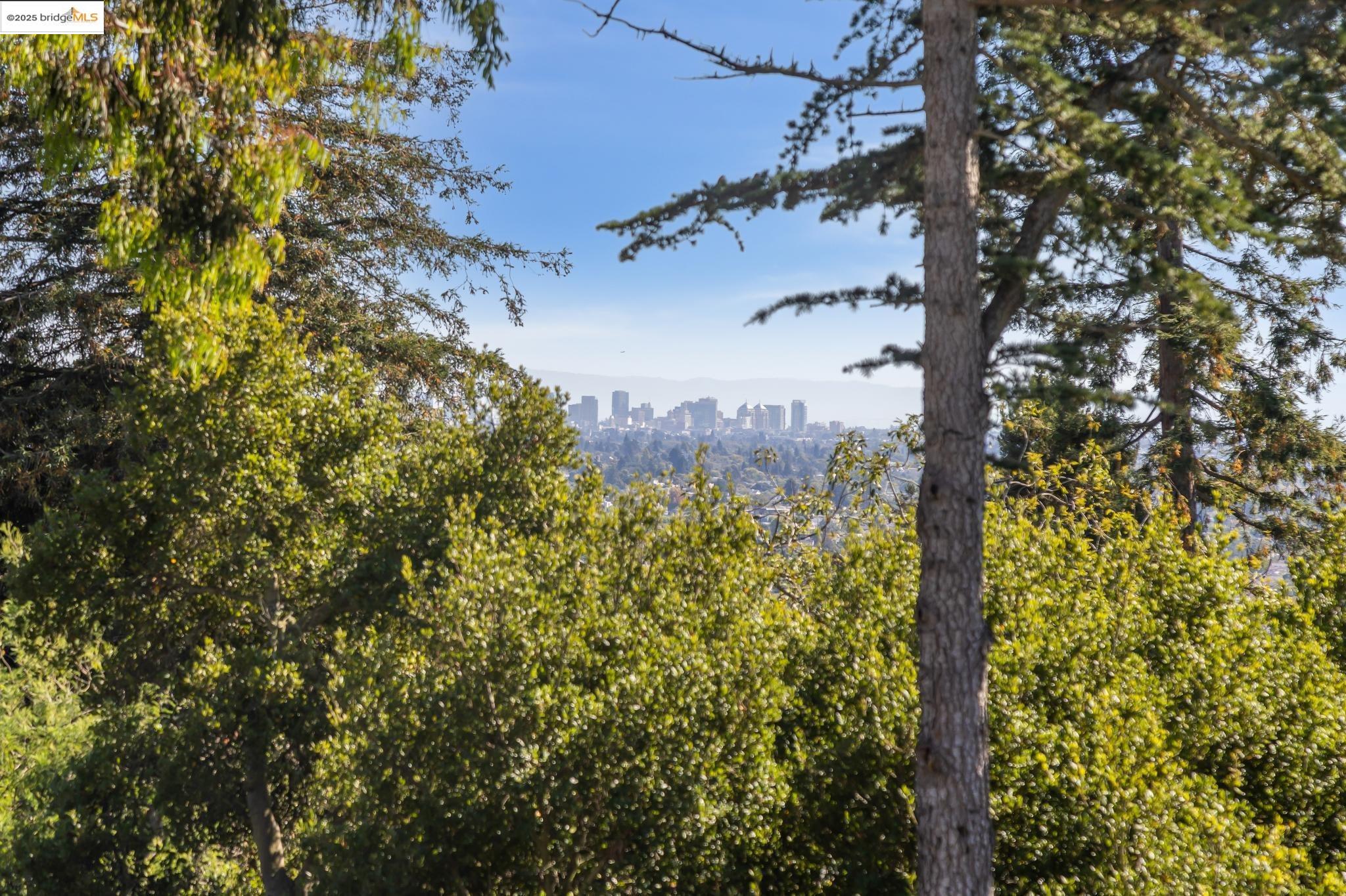 Detail Gallery Image 22 of 60 For 857 Sea View Dr., El Cerrito,  CA 94530 - 3 Beds | 2 Baths