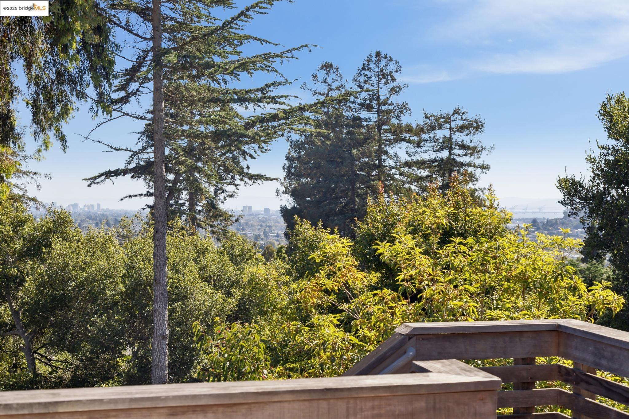 Detail Gallery Image 24 of 60 For 857 Sea View Dr., El Cerrito,  CA 94530 - 3 Beds | 2 Baths