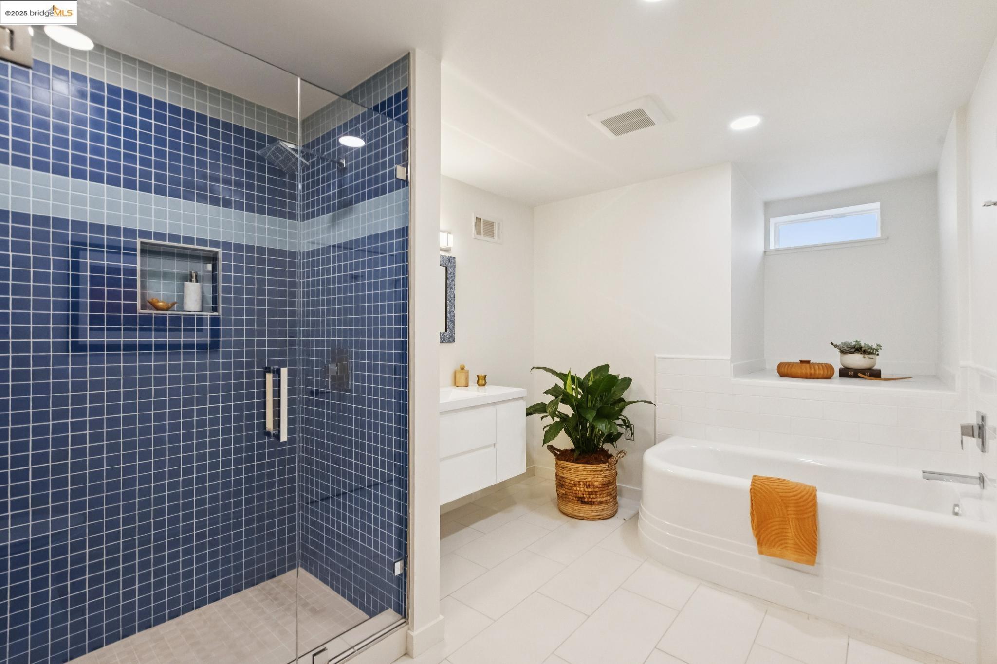 Detail Gallery Image 40 of 60 For 857 Sea View Dr., El Cerrito,  CA 94530 - 3 Beds | 2 Baths