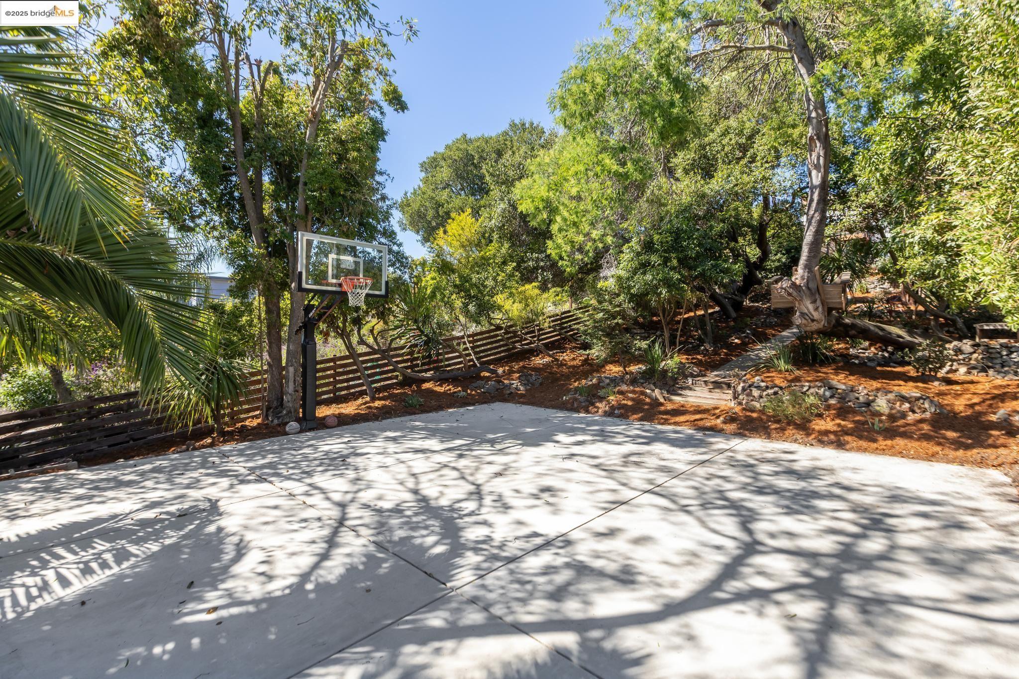 Detail Gallery Image 56 of 60 For 857 Sea View Dr., El Cerrito,  CA 94530 - 3 Beds | 2 Baths