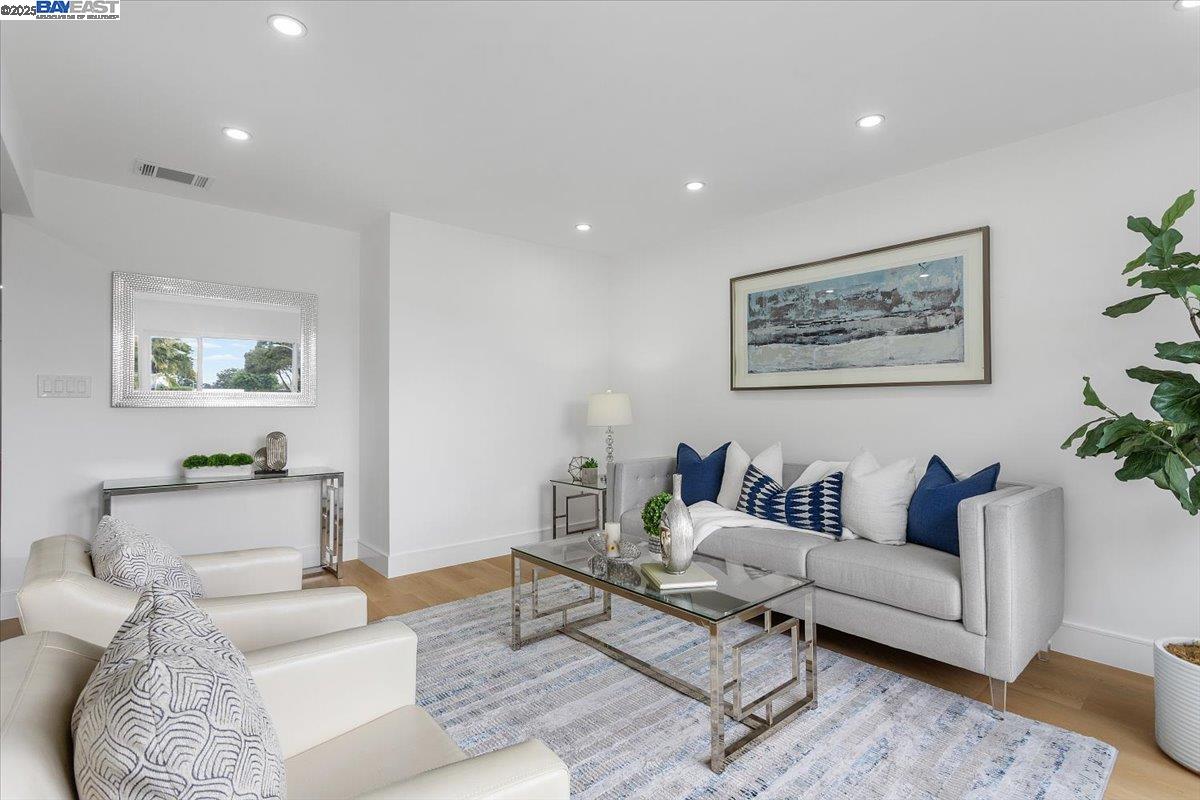 Detail Gallery Image 11 of 58 For 2108 Dalton Way, Union City,  CA 94587 - 4 Beds | 2 Baths