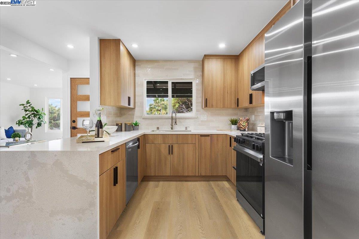 Detail Gallery Image 16 of 58 For 2108 Dalton Way, Union City,  CA 94587 - 4 Beds | 2 Baths