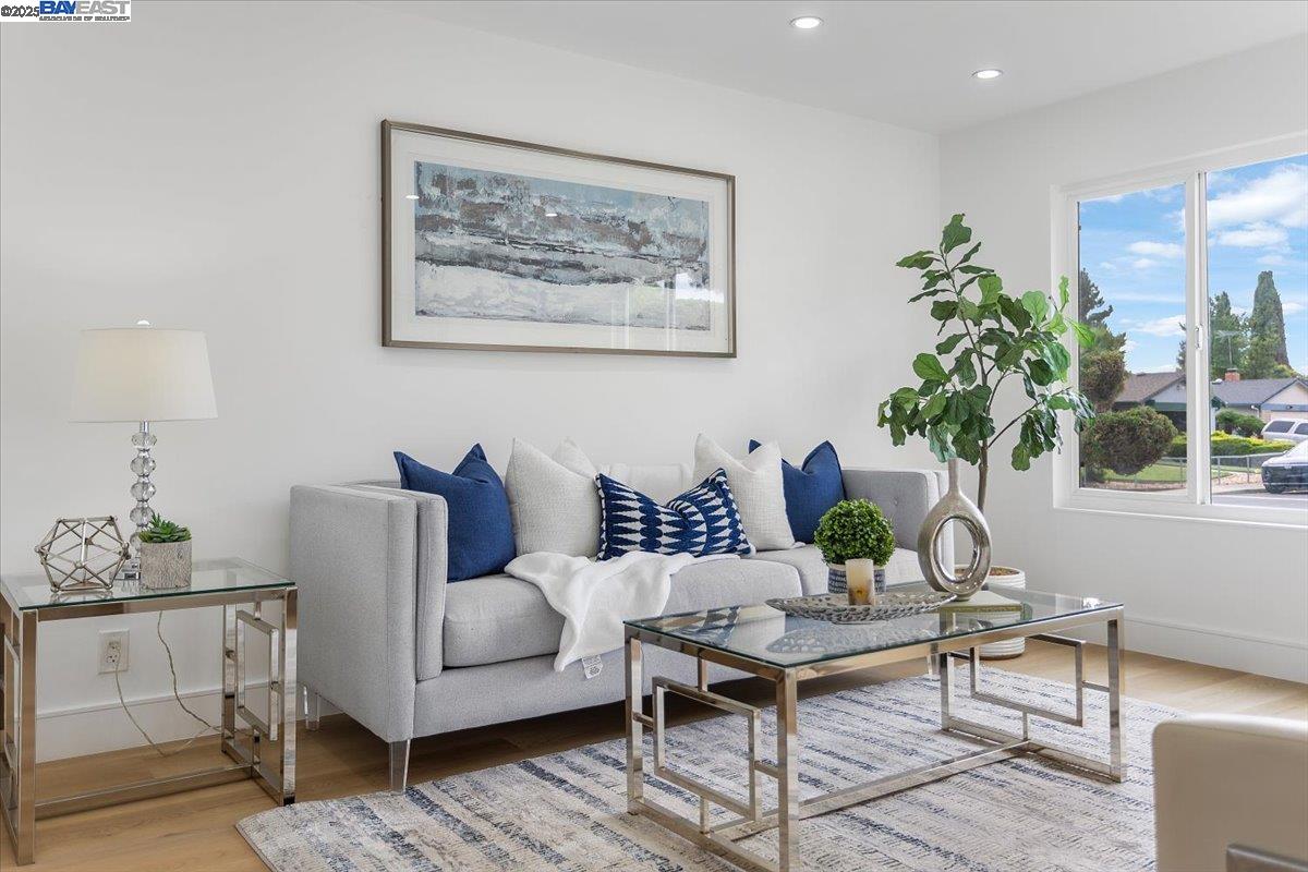 Detail Gallery Image 9 of 58 For 2108 Dalton Way, Union City,  CA 94587 - 4 Beds | 2 Baths