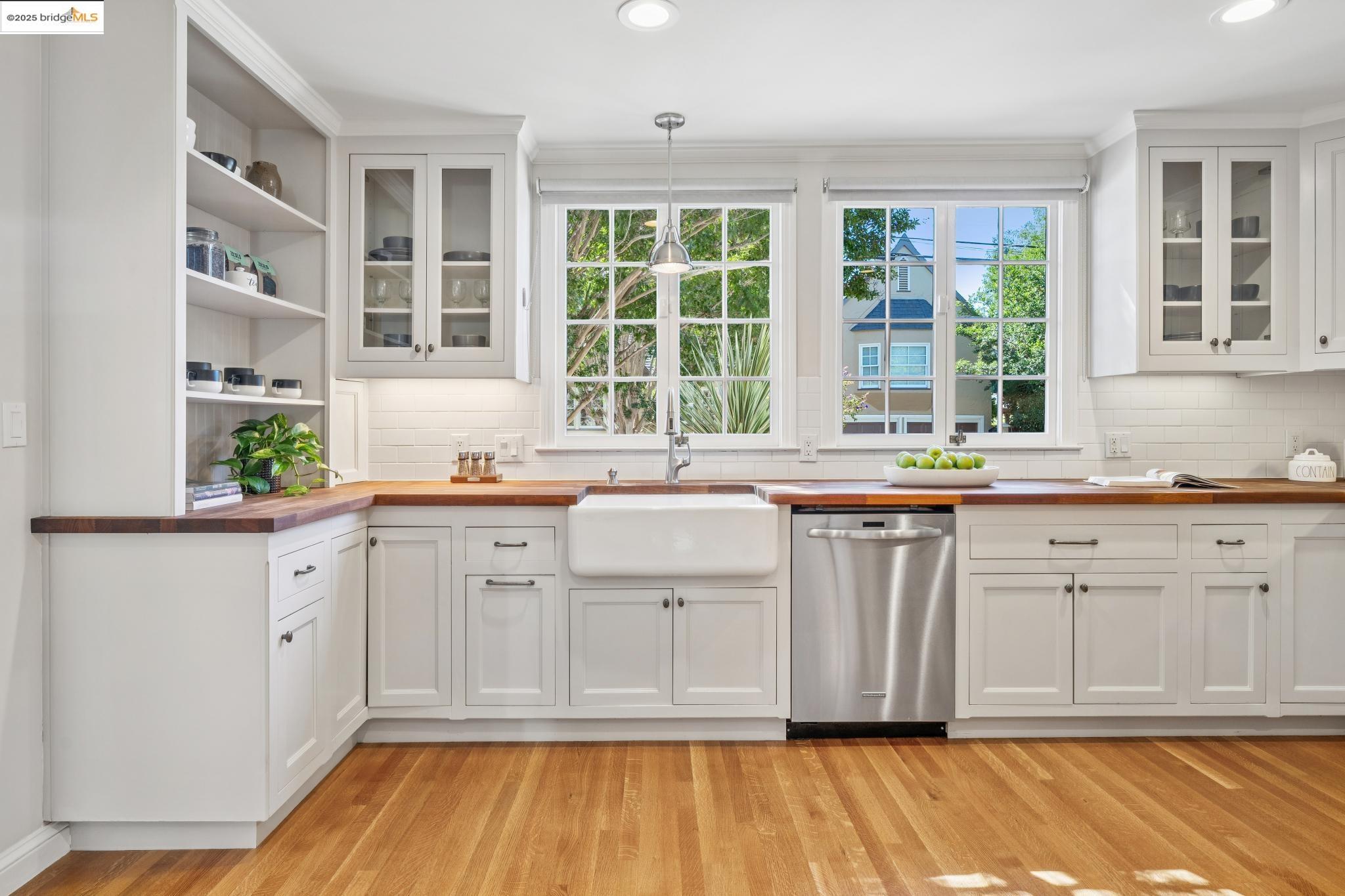 Detail Gallery Image 17 of 60 For 869 Lee Ave, San Leandro,  CA 94577 - 3 Beds | 2/1 Baths