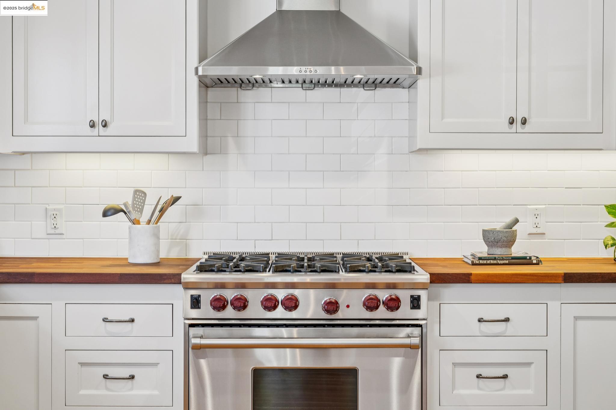 Detail Gallery Image 20 of 60 For 869 Lee Ave, San Leandro,  CA 94577 - 3 Beds | 2/1 Baths