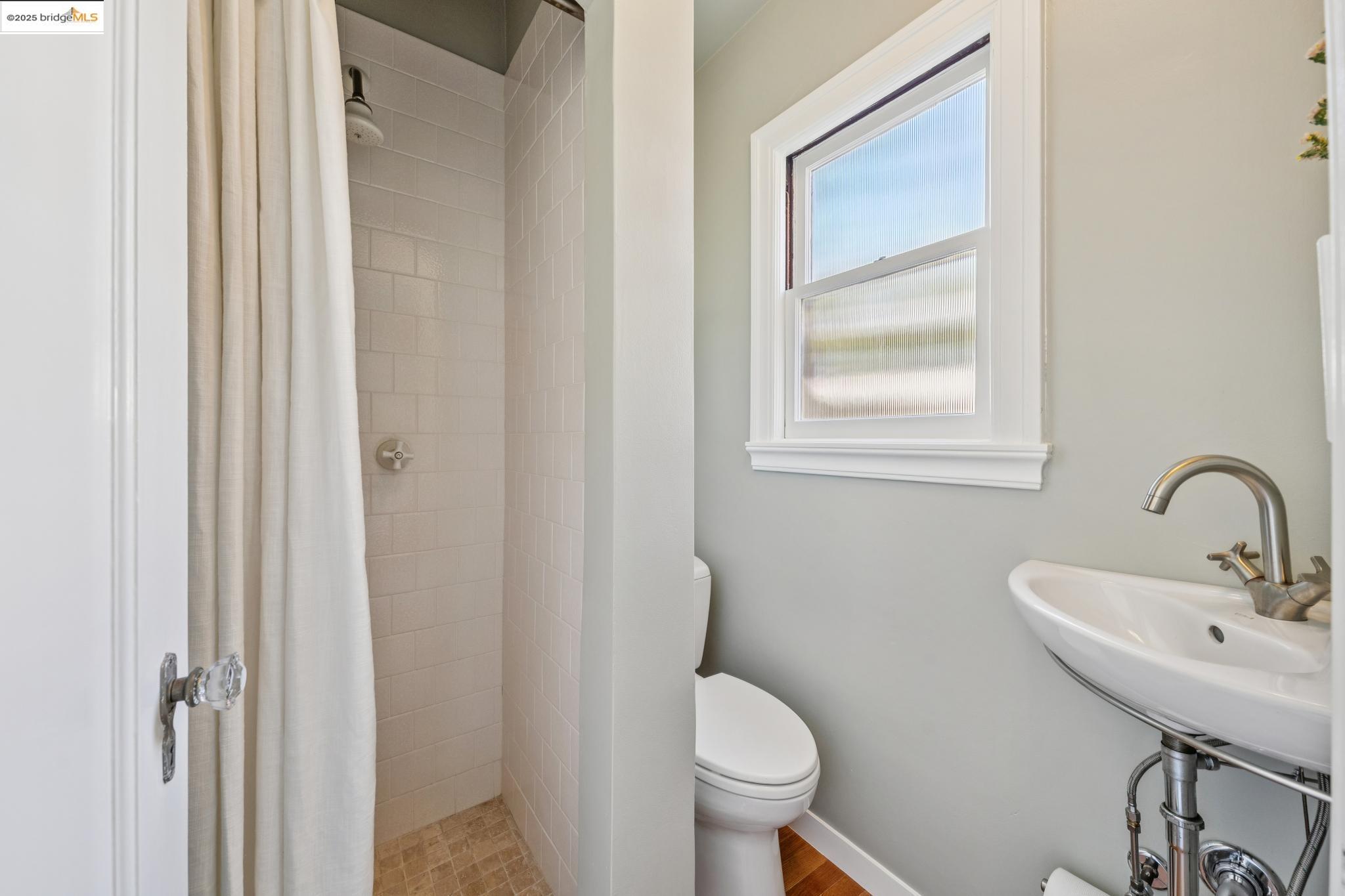 Detail Gallery Image 26 of 60 For 869 Lee Ave, San Leandro,  CA 94577 - 3 Beds | 2/1 Baths
