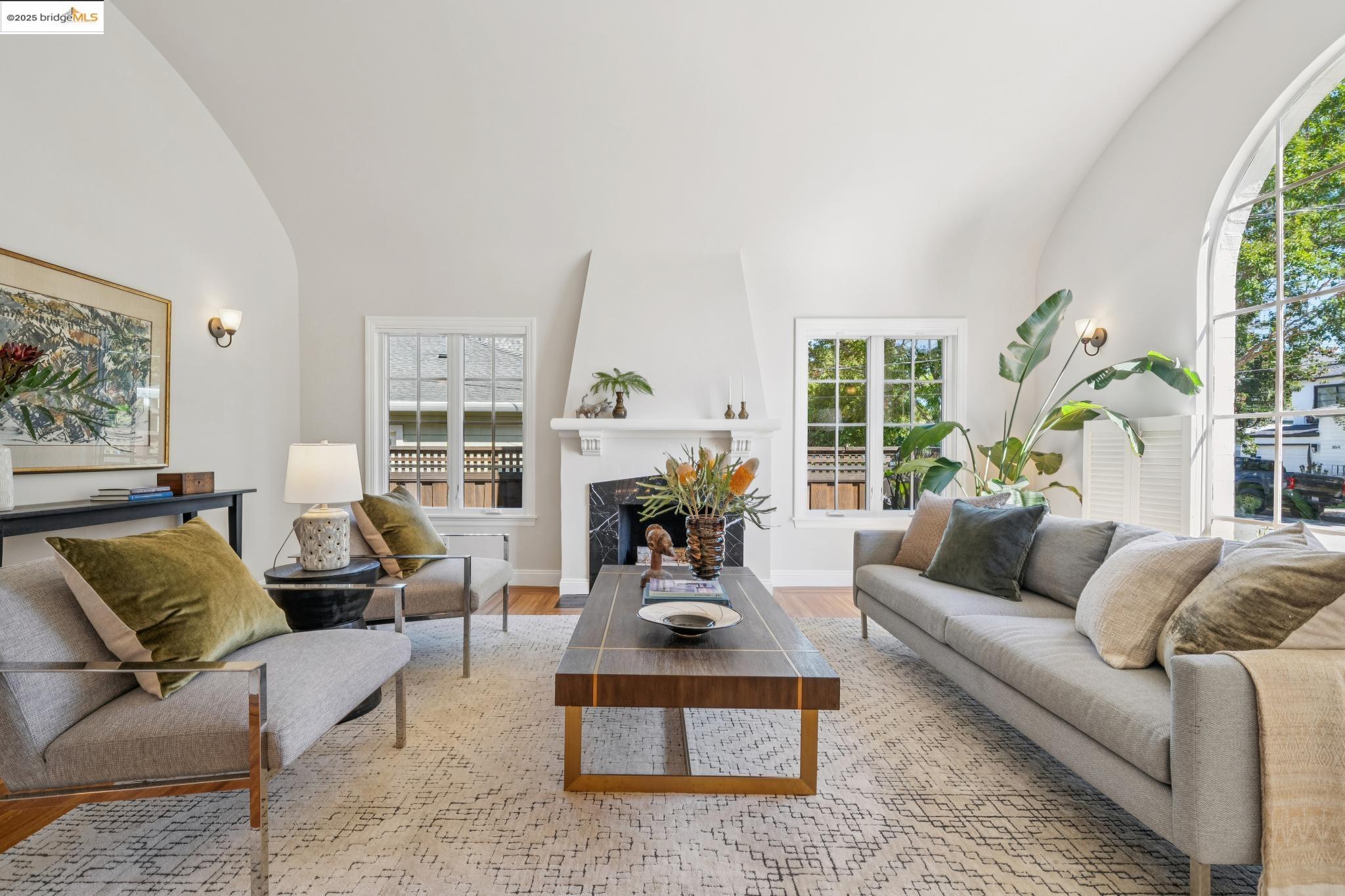 Detail Gallery Image 4 of 60 For 869 Lee Ave, San Leandro,  CA 94577 - 3 Beds | 2/1 Baths