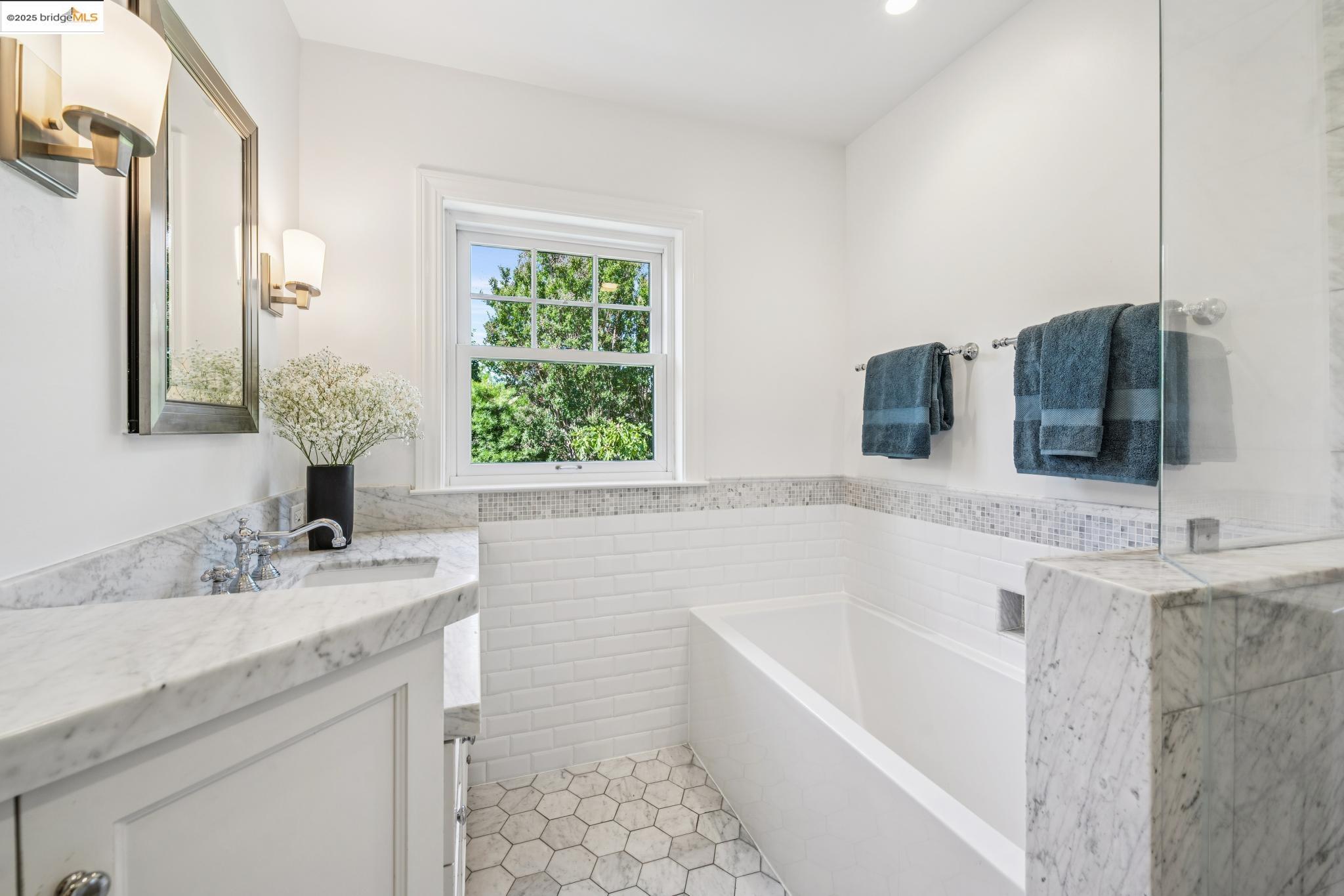 Detail Gallery Image 31 of 60 For 869 Lee Ave, San Leandro,  CA 94577 - 3 Beds | 2/1 Baths