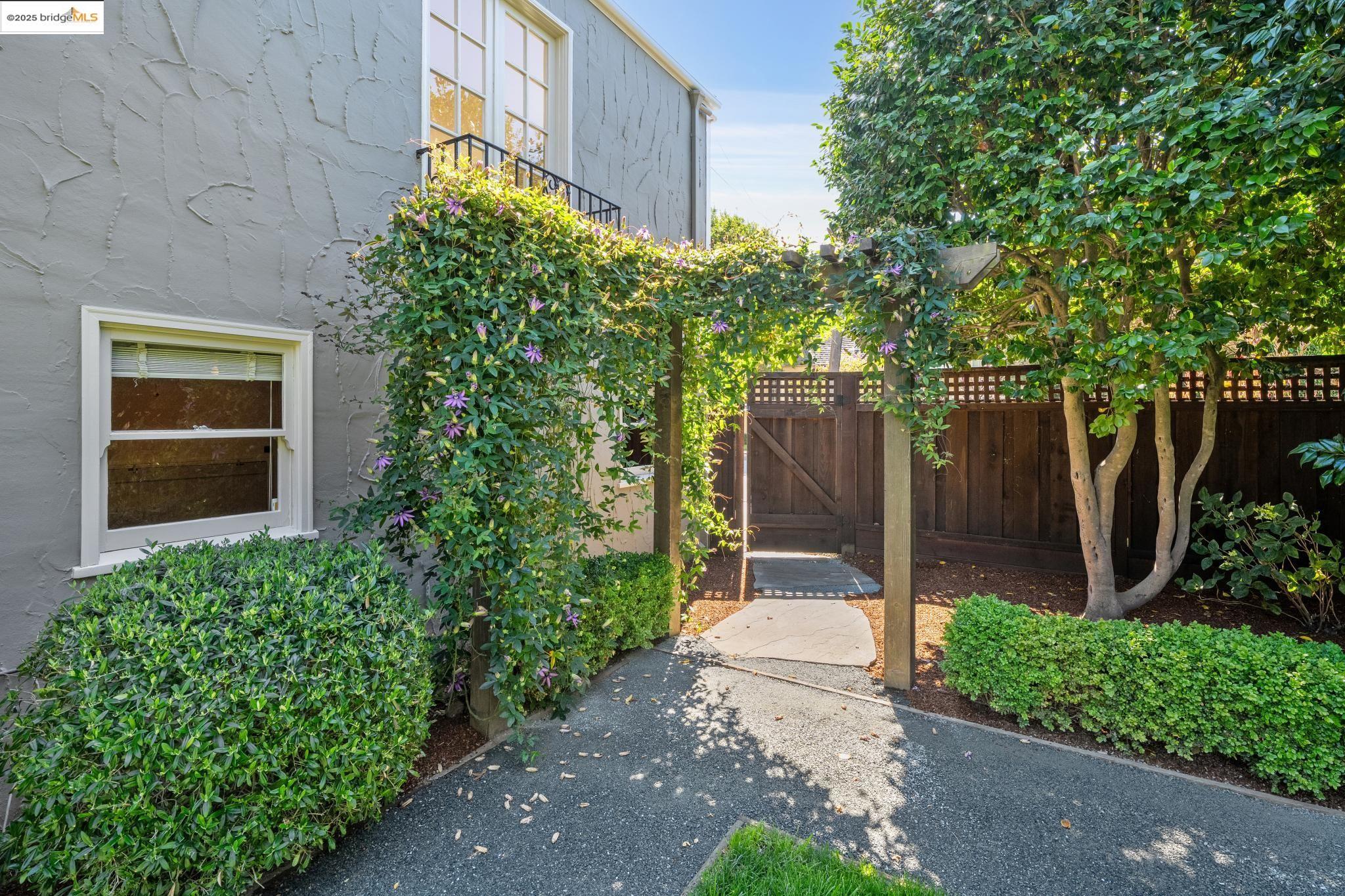 Detail Gallery Image 49 of 60 For 869 Lee Ave, San Leandro,  CA 94577 - 3 Beds | 2/1 Baths