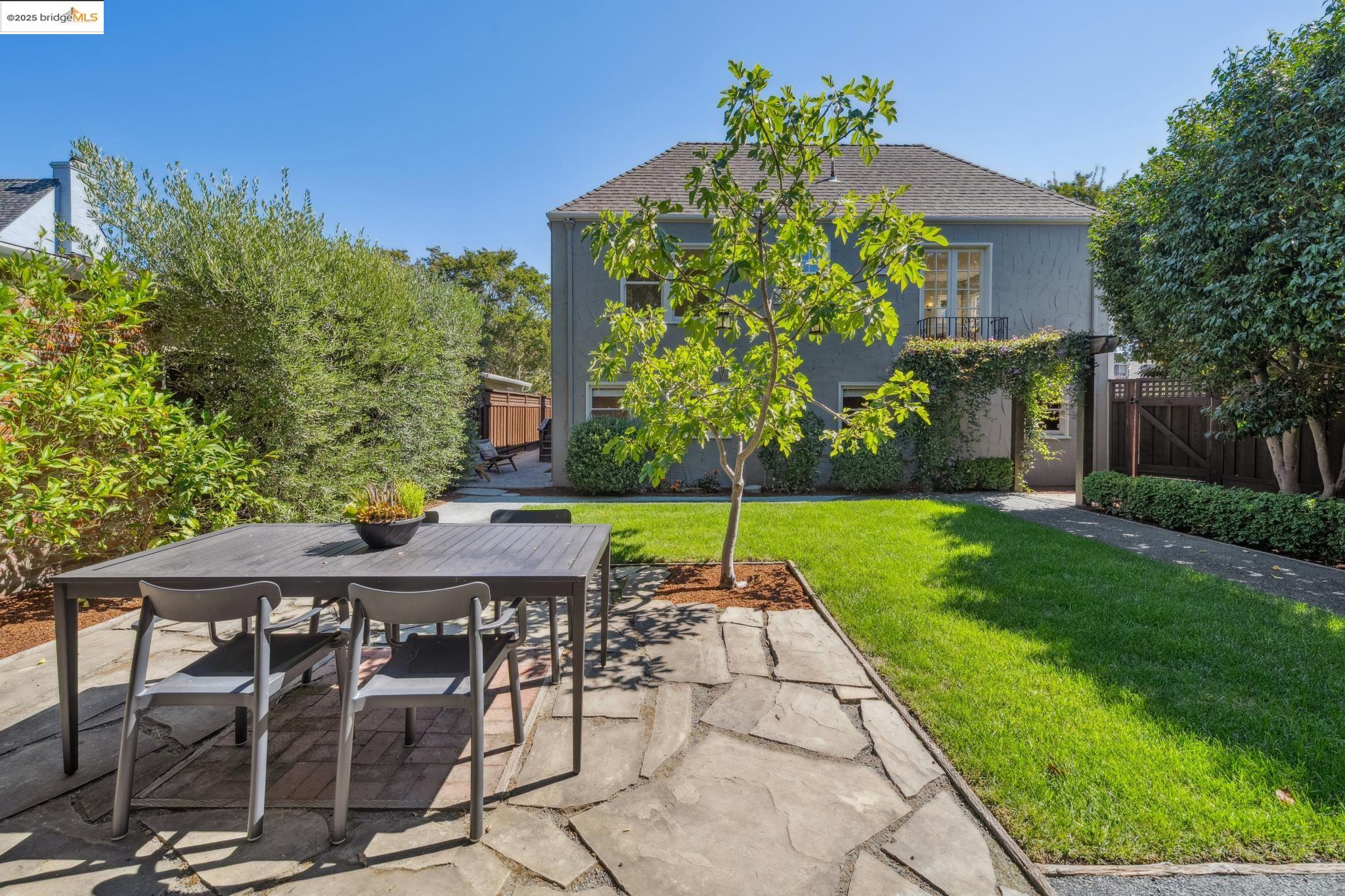 Detail Gallery Image 53 of 60 For 869 Lee Ave, San Leandro,  CA 94577 - 3 Beds | 2/1 Baths