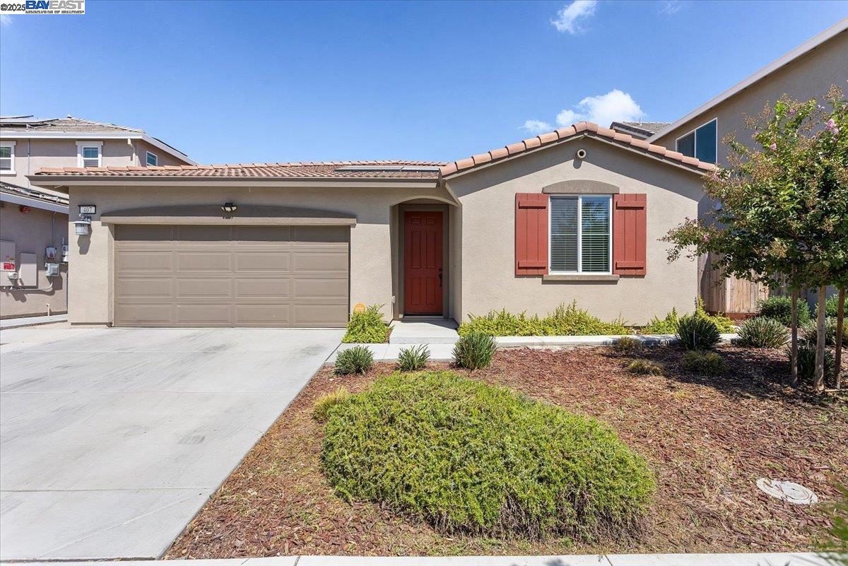 Detail Gallery Image 1 of 22 For 407 Sacramento St, Lathrop,  CA 95330 - 4 Beds | 2 Baths