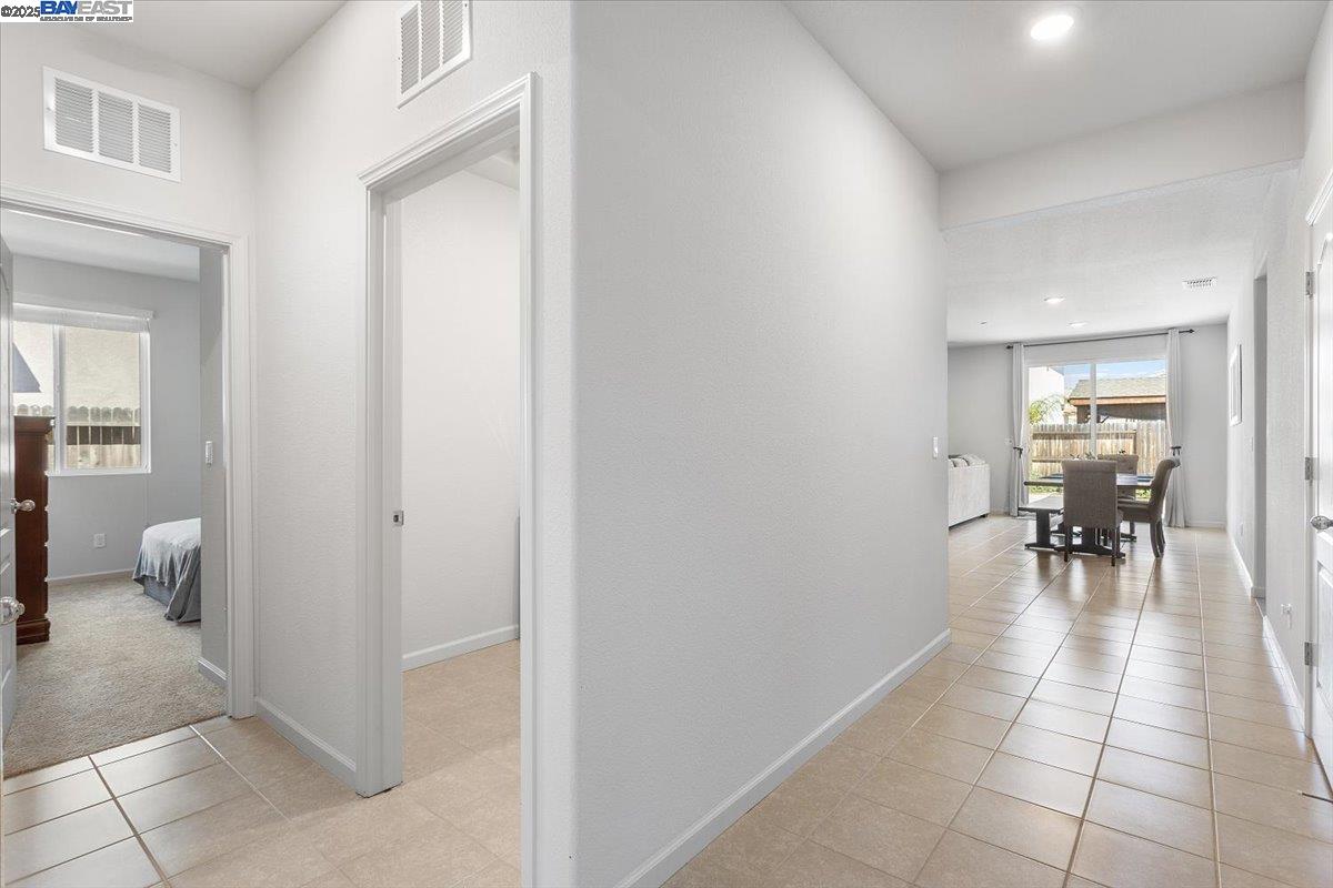 Detail Gallery Image 10 of 22 For 407 Sacramento St, Lathrop,  CA 95330 - 4 Beds | 2 Baths