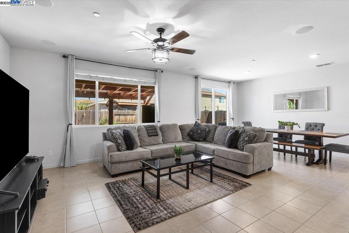 Detail Gallery Image 16 of 22 For 407 Sacramento St, Lathrop,  CA 95330 - 4 Beds | 2 Baths