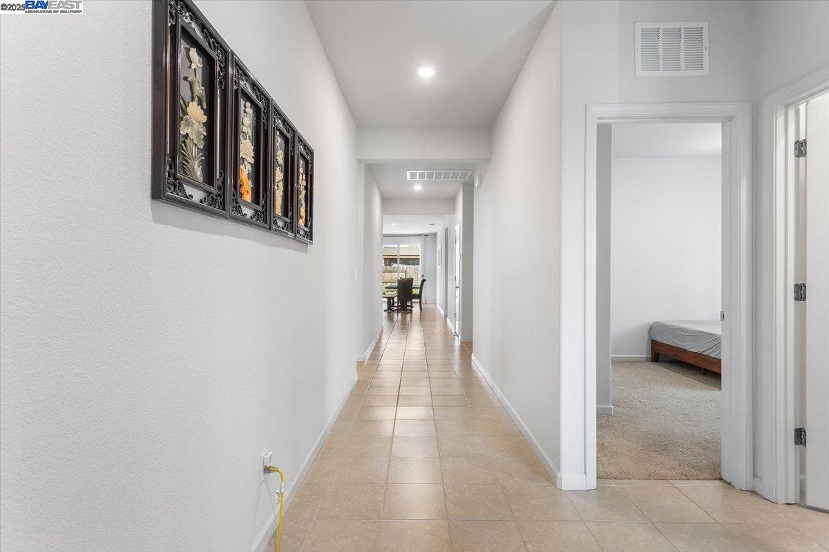 Detail Gallery Image 5 of 22 For 407 Sacramento St, Lathrop,  CA 95330 - 4 Beds | 2 Baths