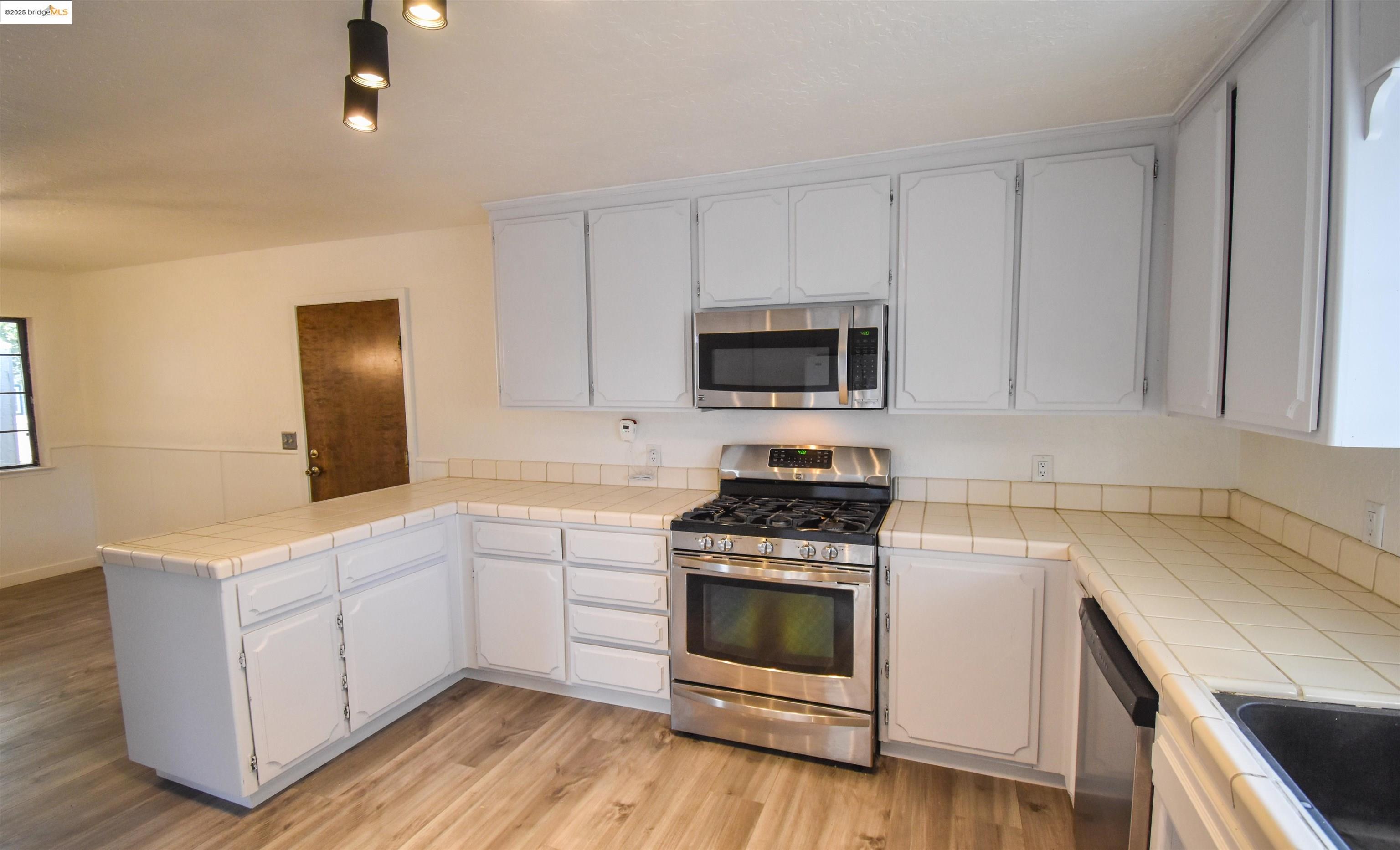 Detail Gallery Image 10 of 43 For 17448 Livermore Ct, Soulsbyville,  CA 95372 - 3 Beds | 2 Baths