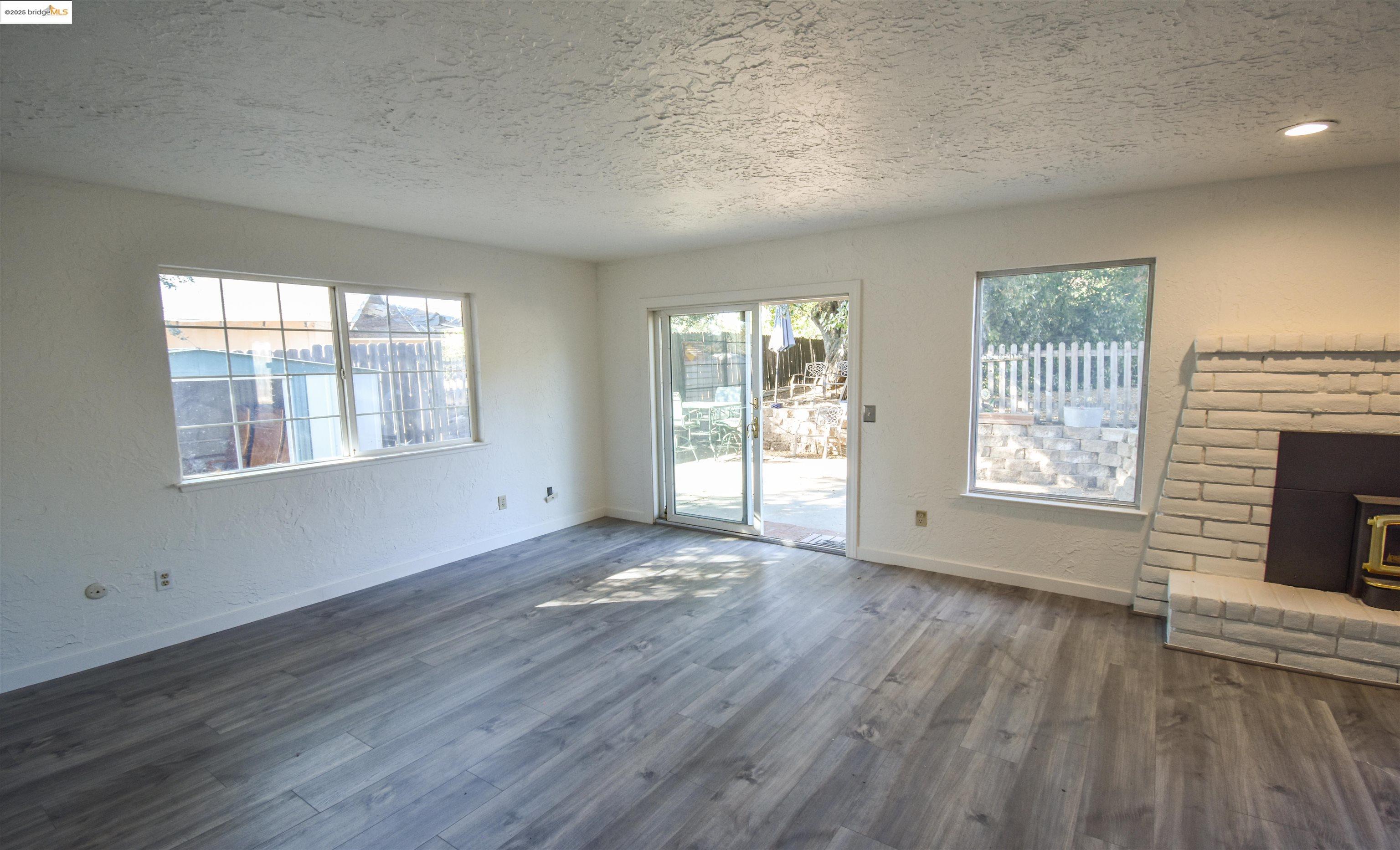 Detail Gallery Image 15 of 43 For 17448 Livermore Ct, Soulsbyville,  CA 95372 - 3 Beds | 2 Baths