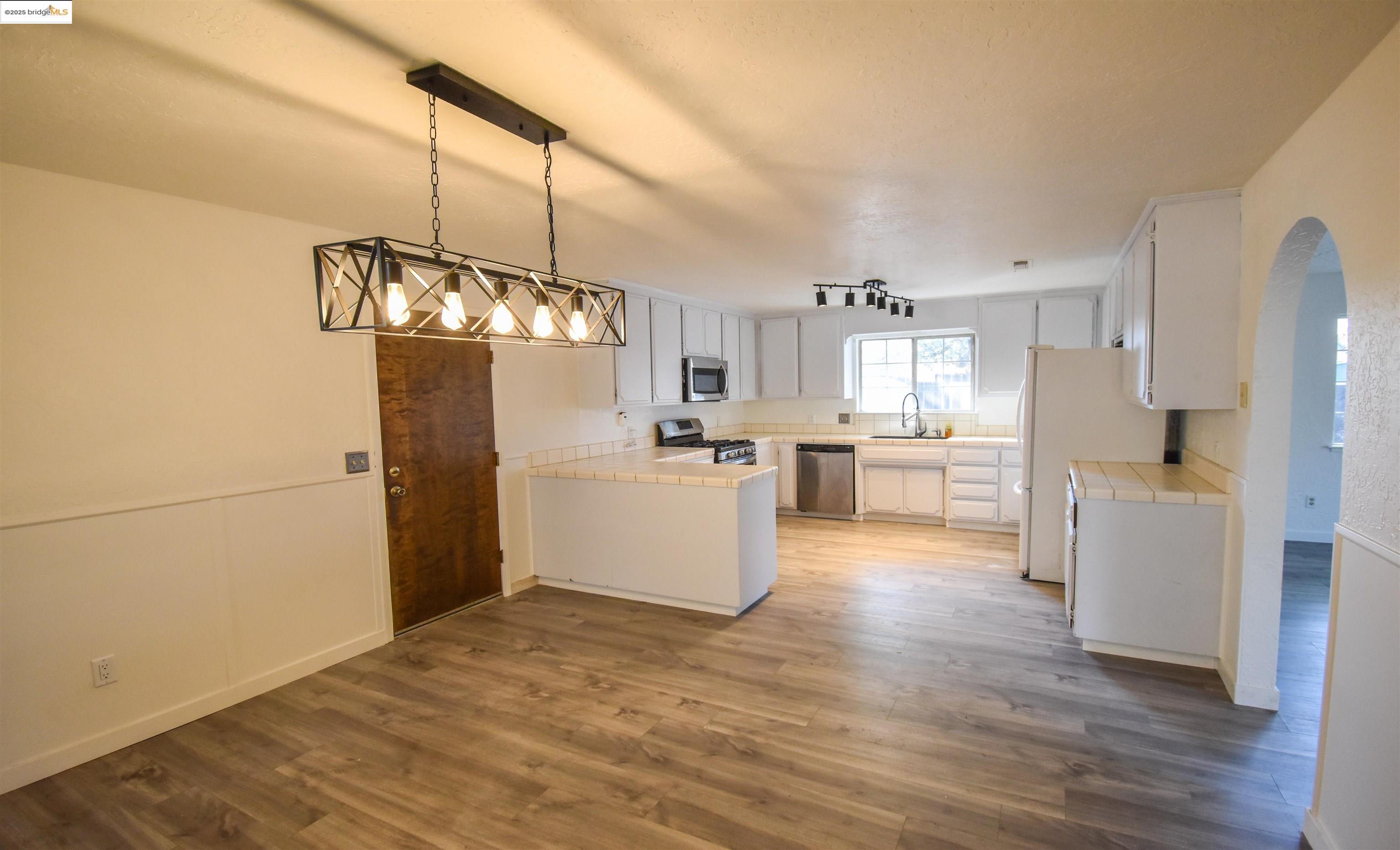 Detail Gallery Image 4 of 43 For 17448 Livermore Ct, Soulsbyville,  CA 95372 - 3 Beds | 2 Baths